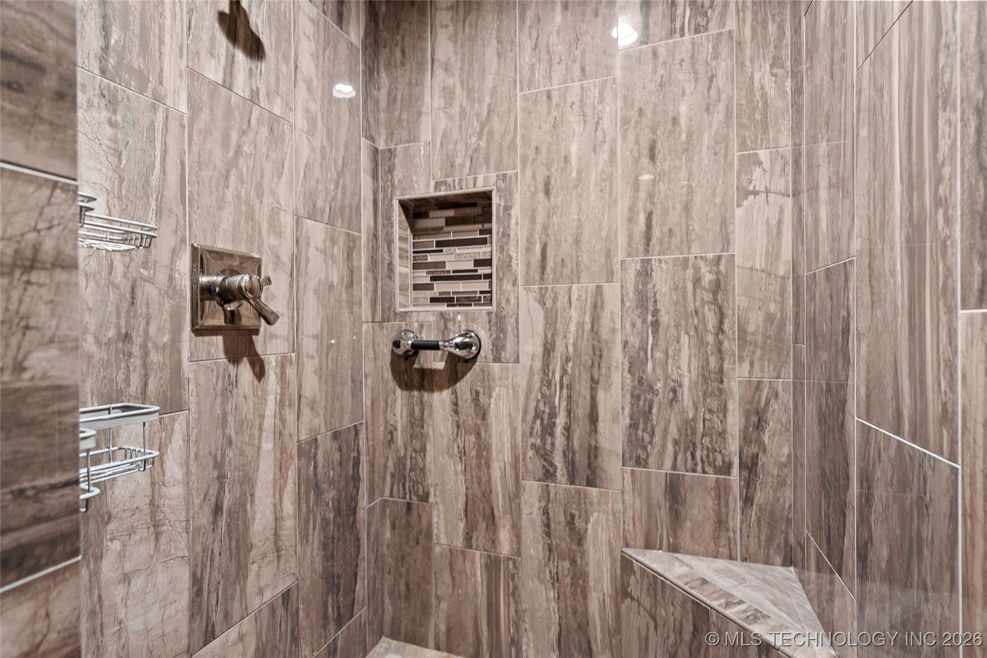 1006 S Rockford Road Property Photo 19