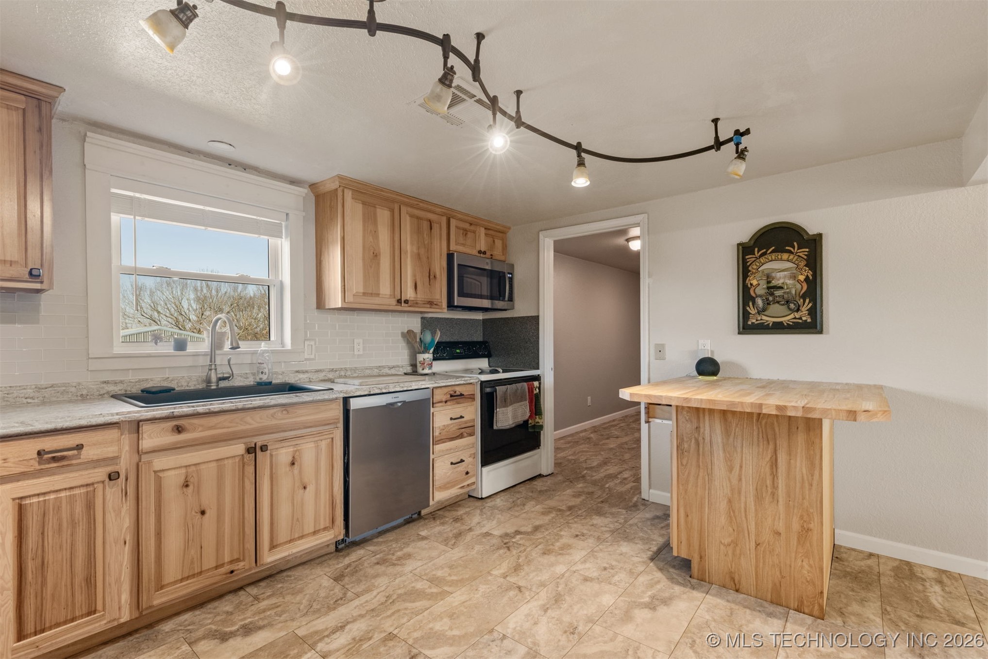 17252 S 178th West Avenue Property Photo 17