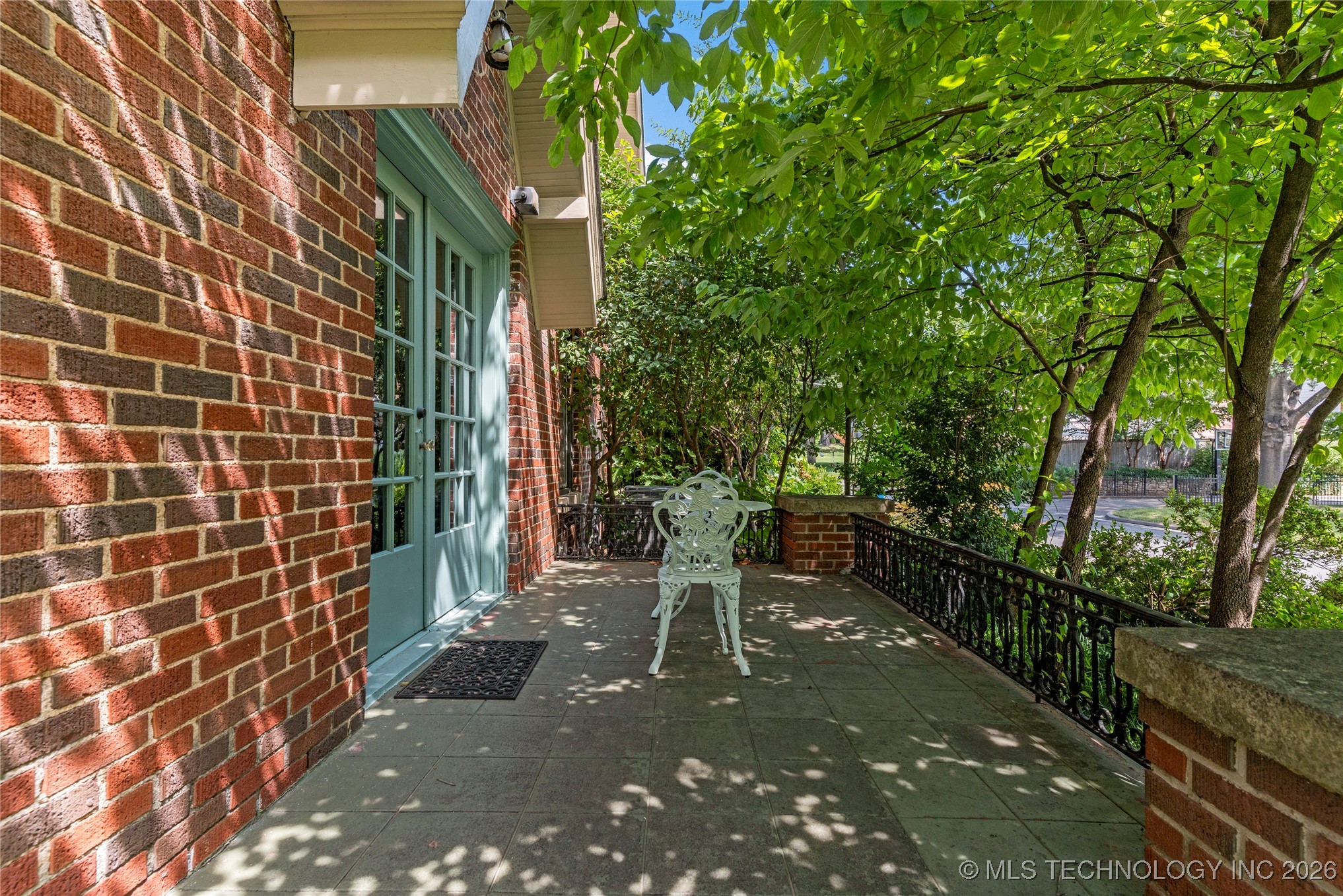 2261 S Terwilleger Boulevard Property Photo 8