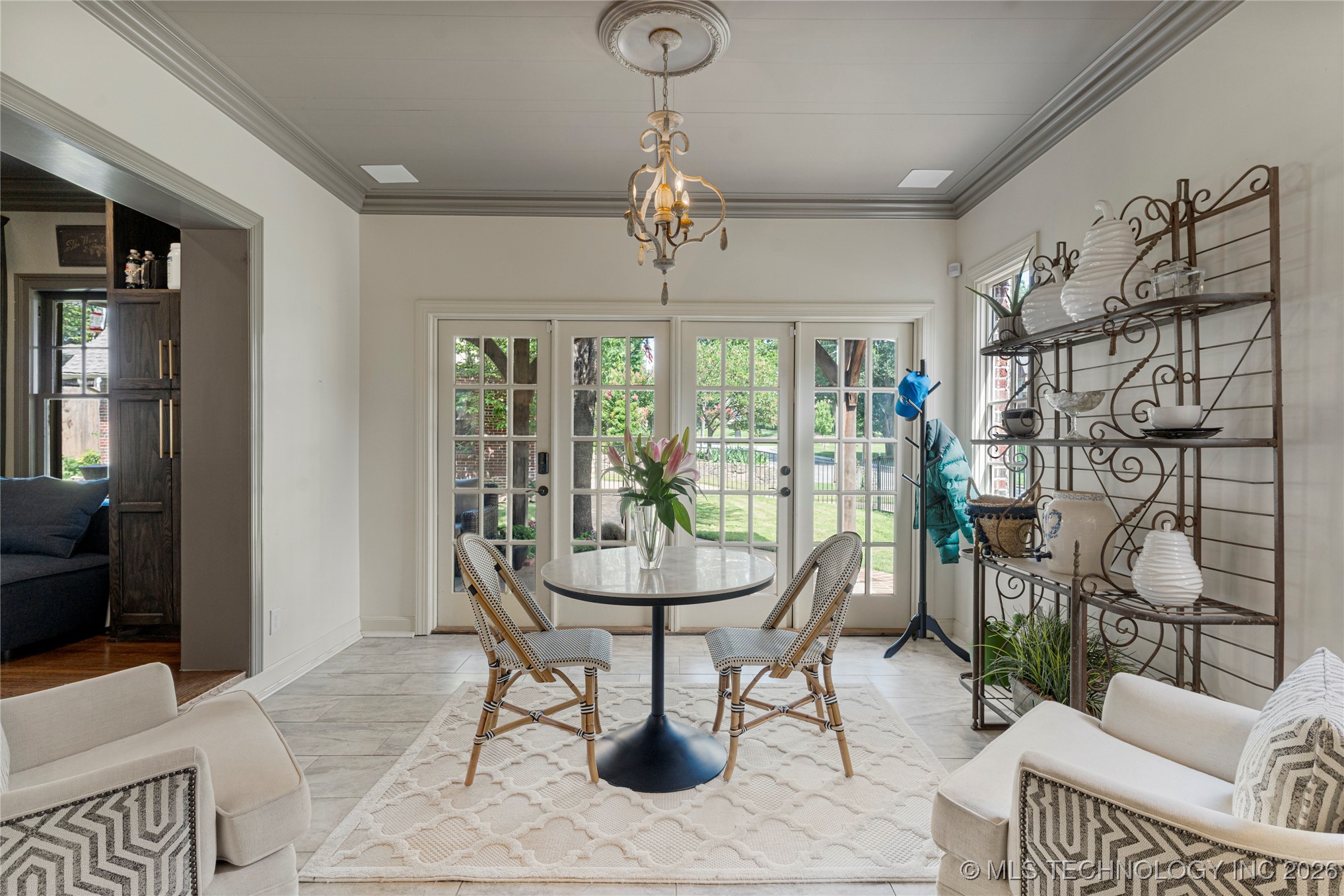 2261 S Terwilleger Boulevard Property Photo 10