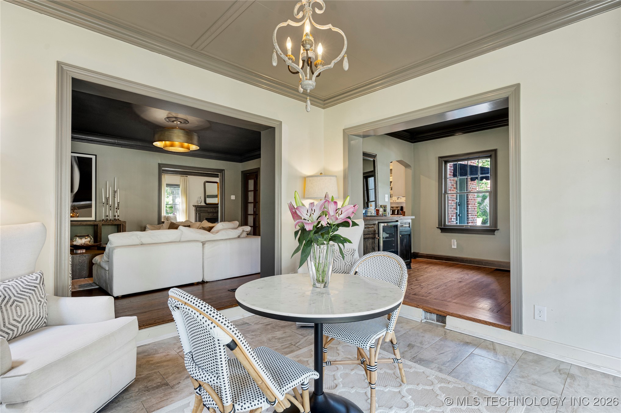 2261 S Terwilleger Boulevard Property Photo 11