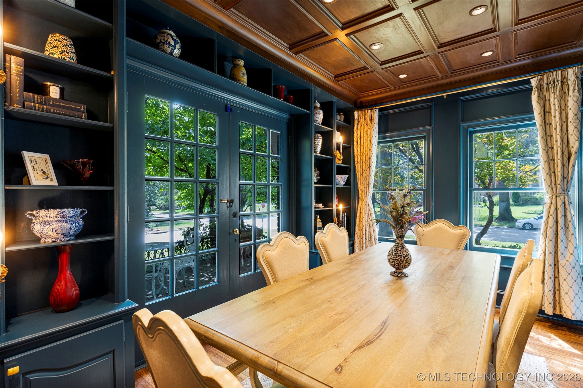 2261 S Terwilleger Boulevard Property Photo 24