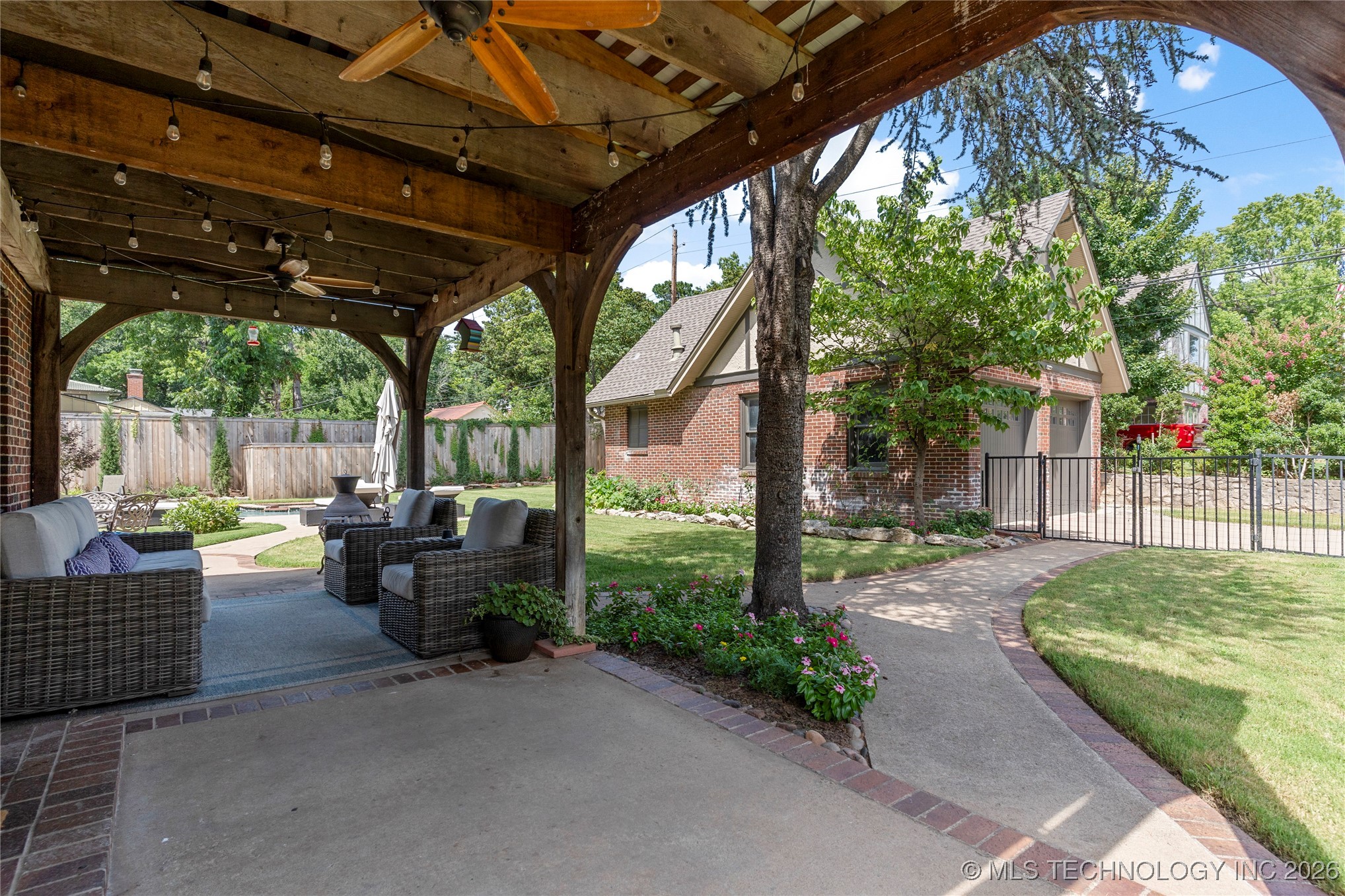 2261 S Terwilleger Boulevard Property Photo 53