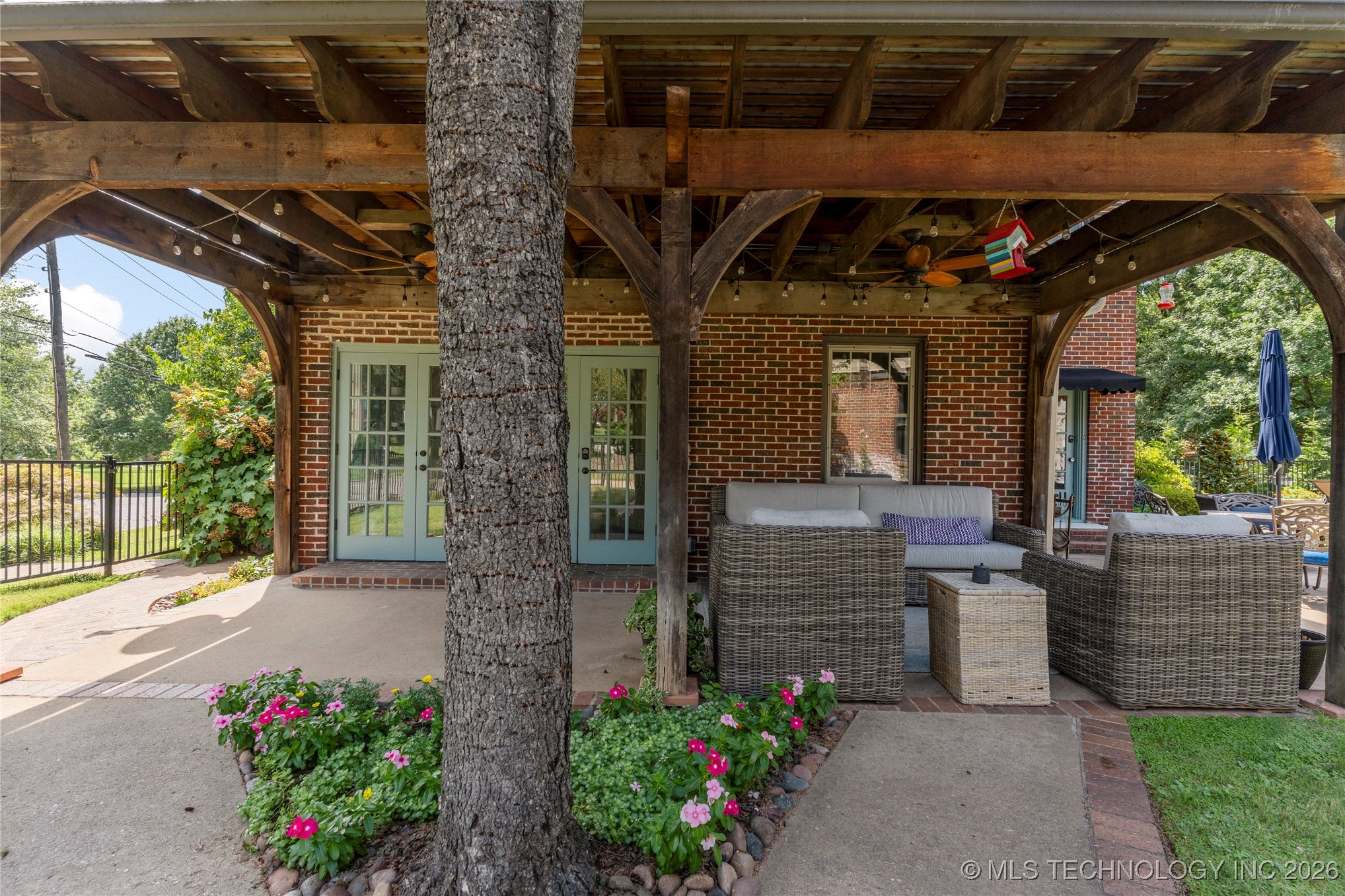 2261 S Terwilleger Boulevard Property Photo 55