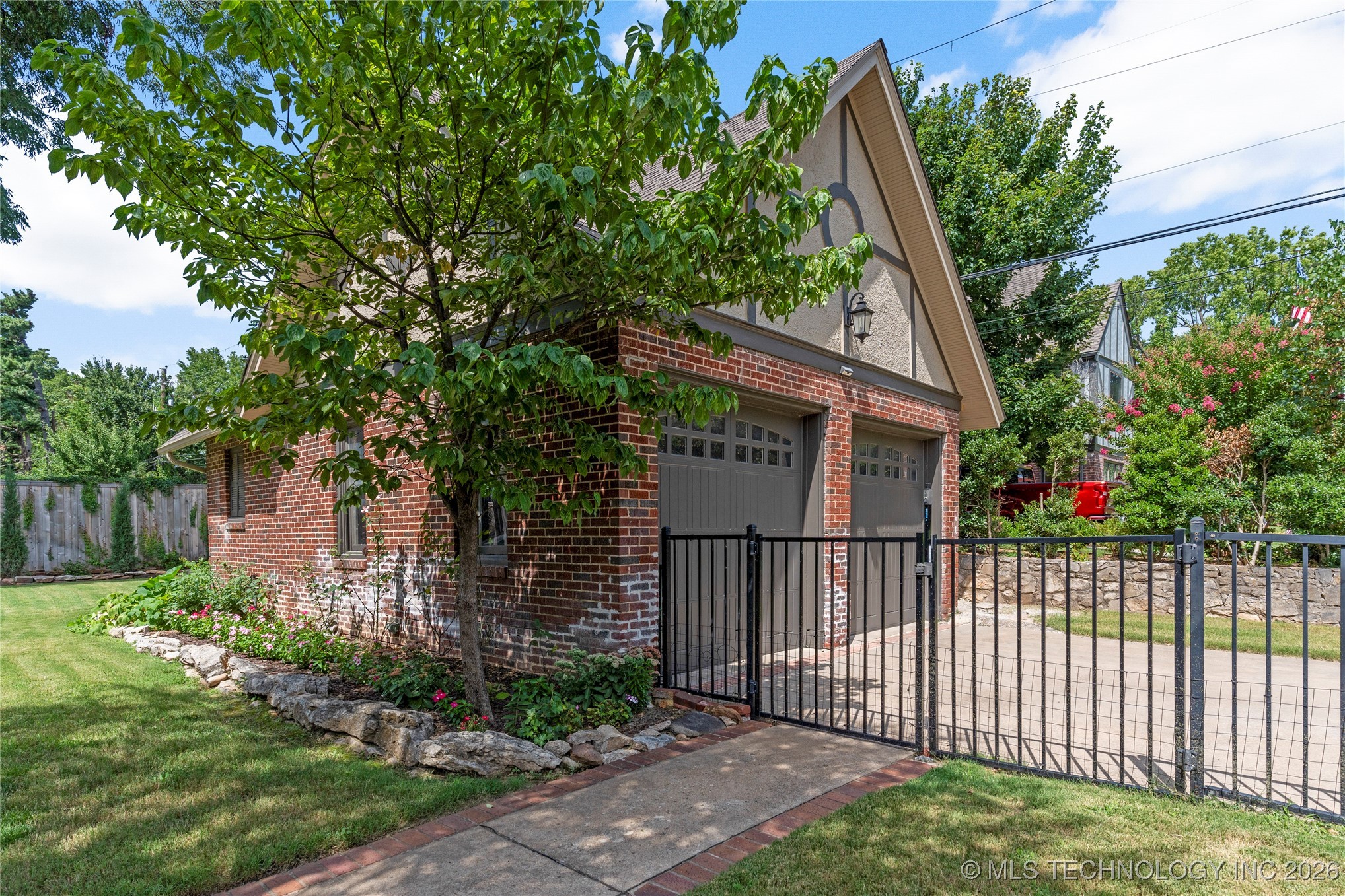 2261 S Terwilleger Boulevard Property Photo 57