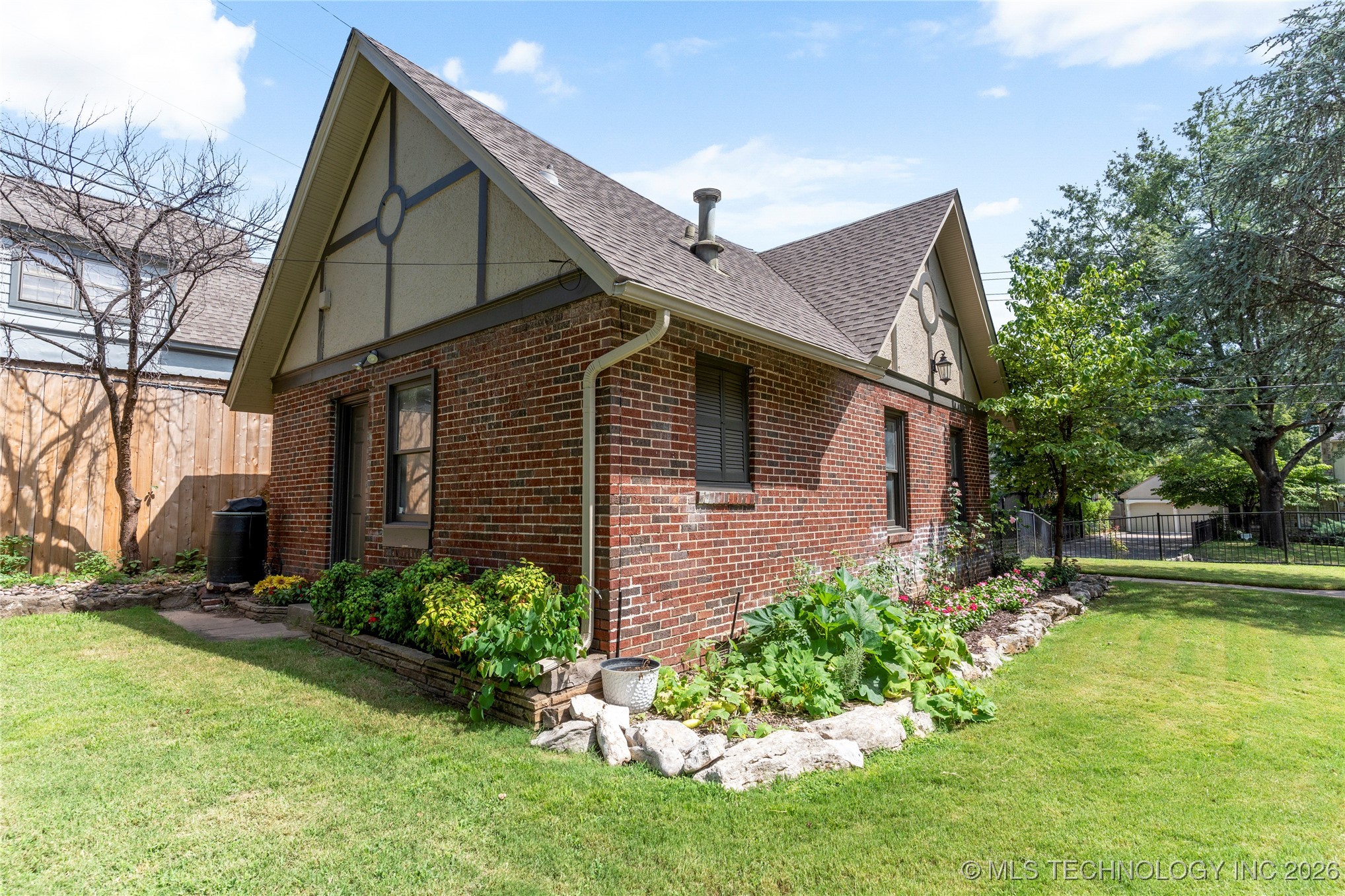 2261 S Terwilleger Boulevard Property Photo 58