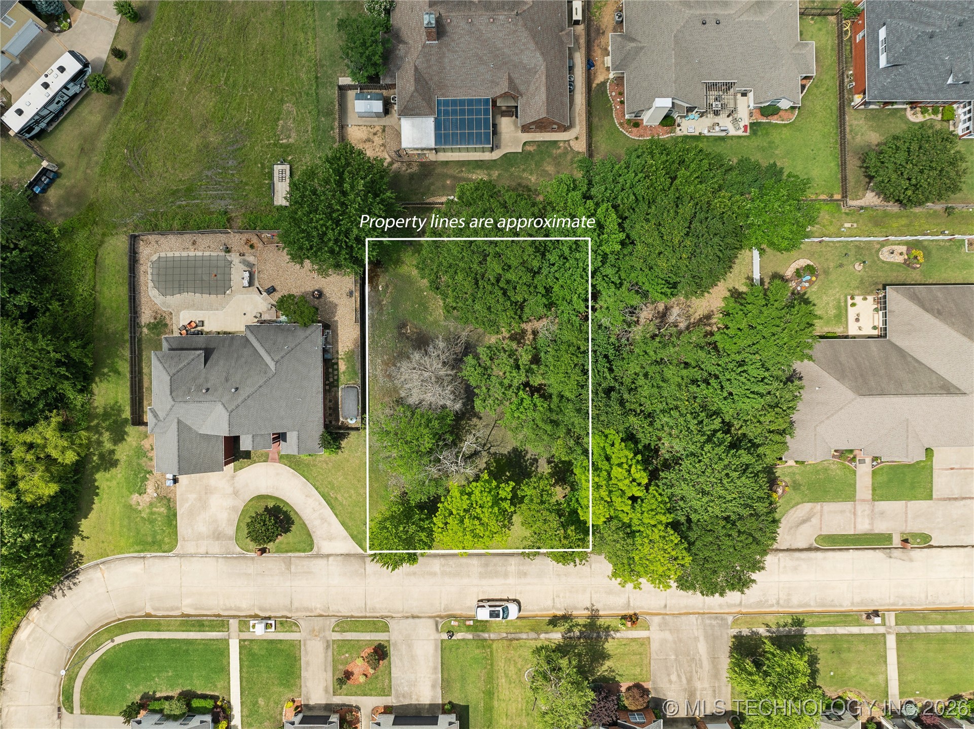 10 Edgewood Drive Property Photo 2