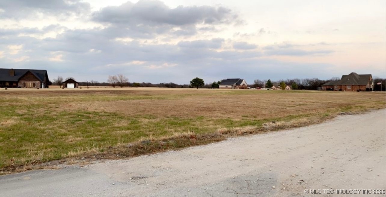 10 Red Bud Lane Property Photo 4