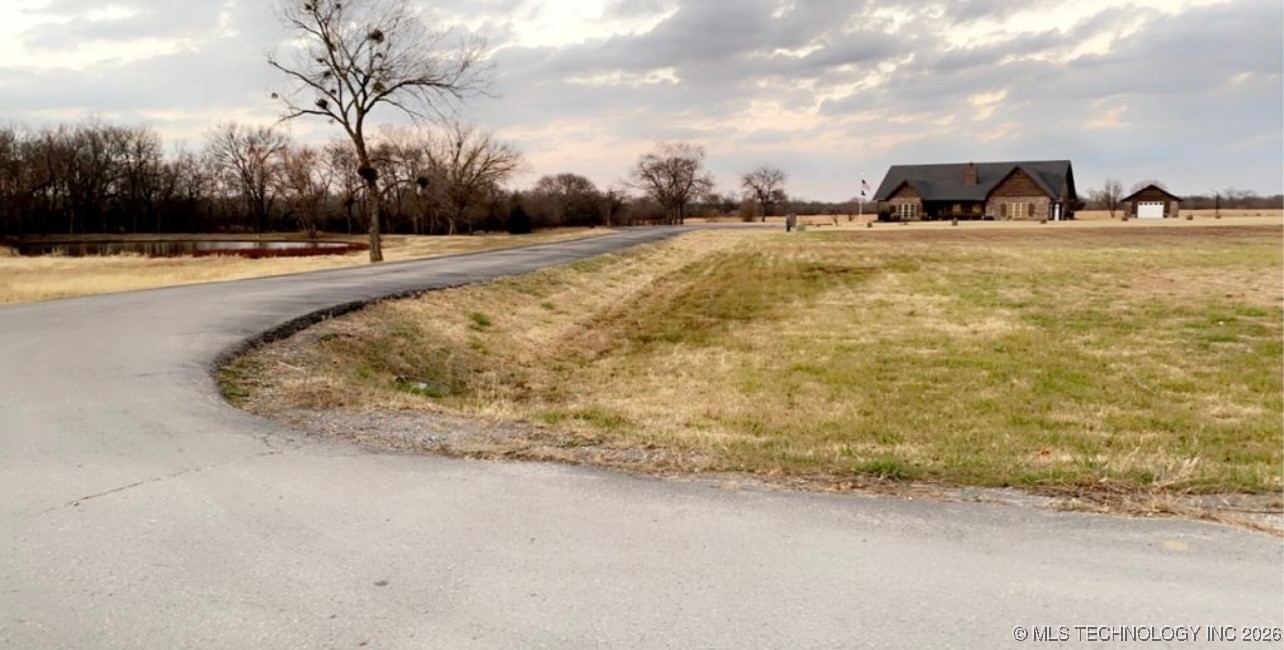 10 Red Bud Lane Property Photo 6