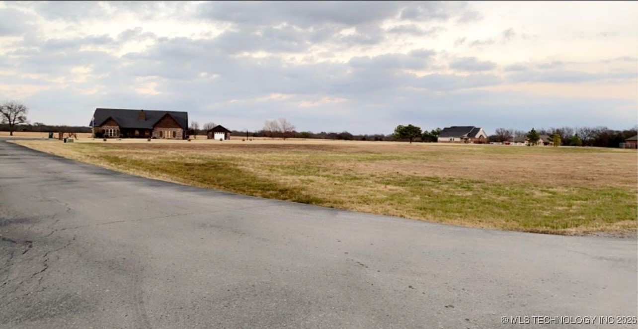 10 Red Bud Lane Property Photo 7