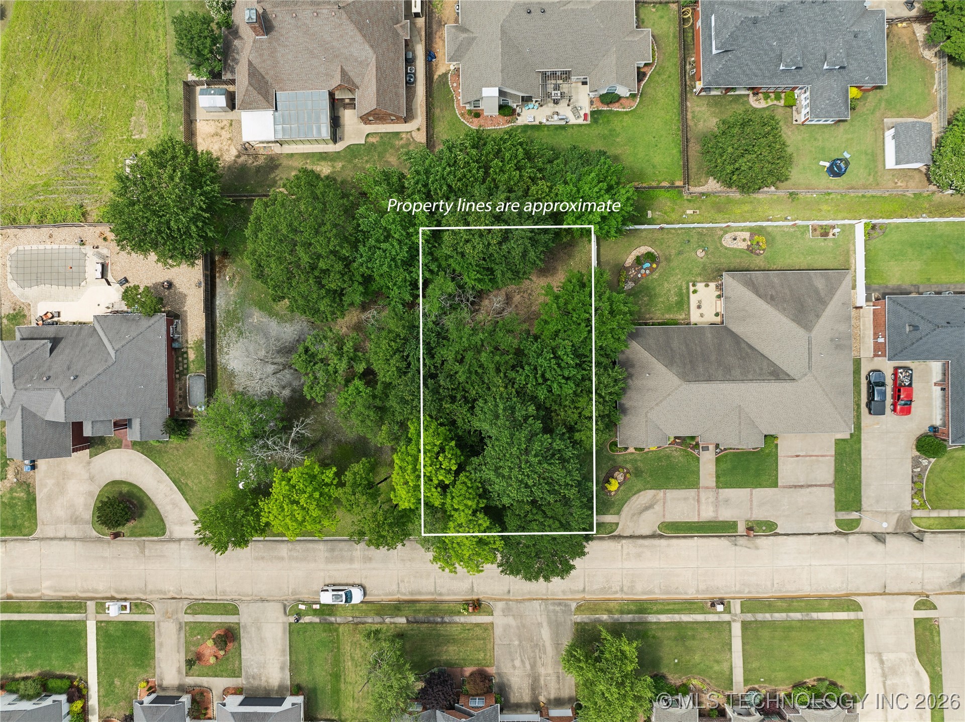 9 Edgewood Drive Property Photo 2