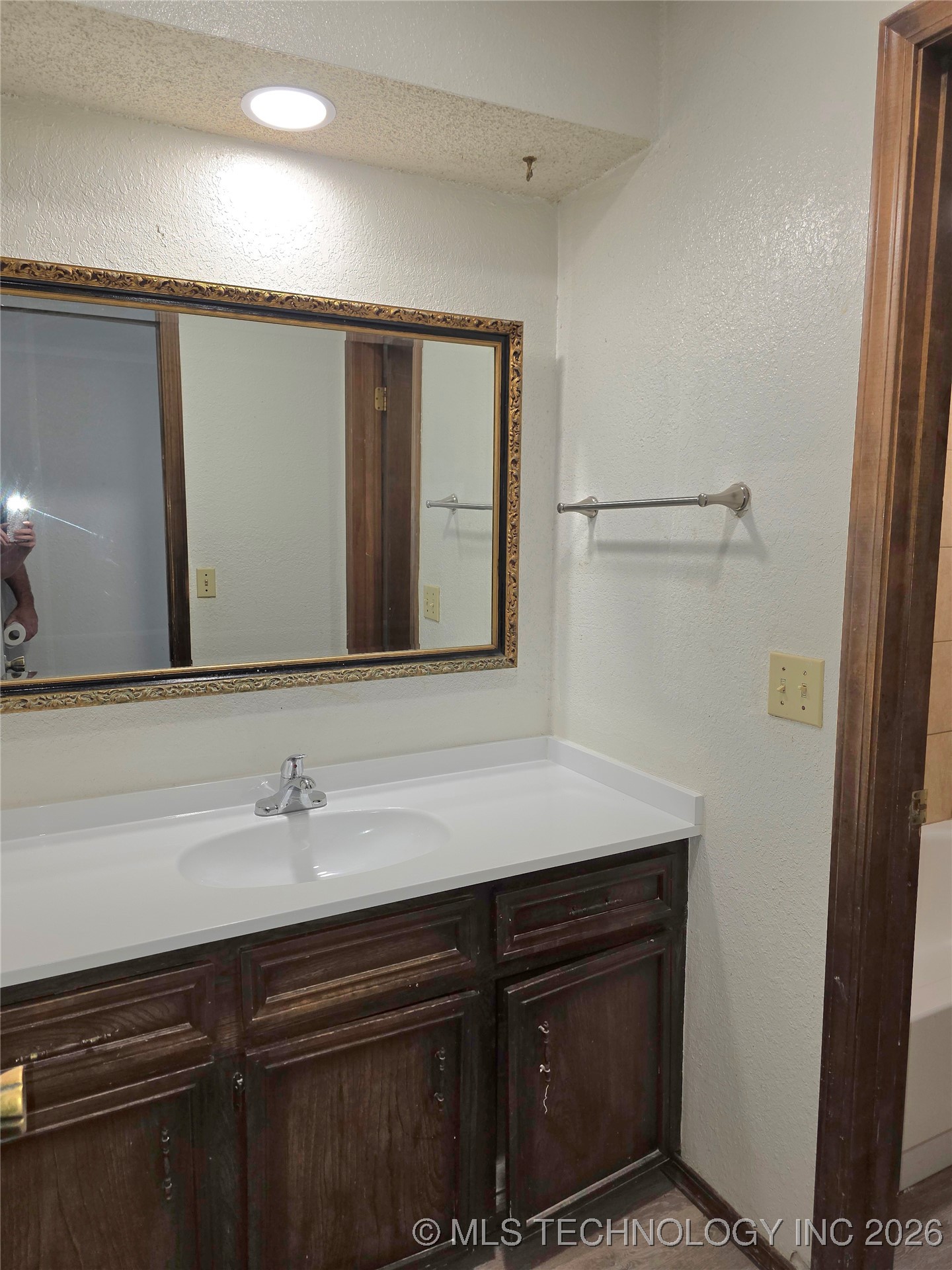 7415 S Elm Avenue Property Photo 15