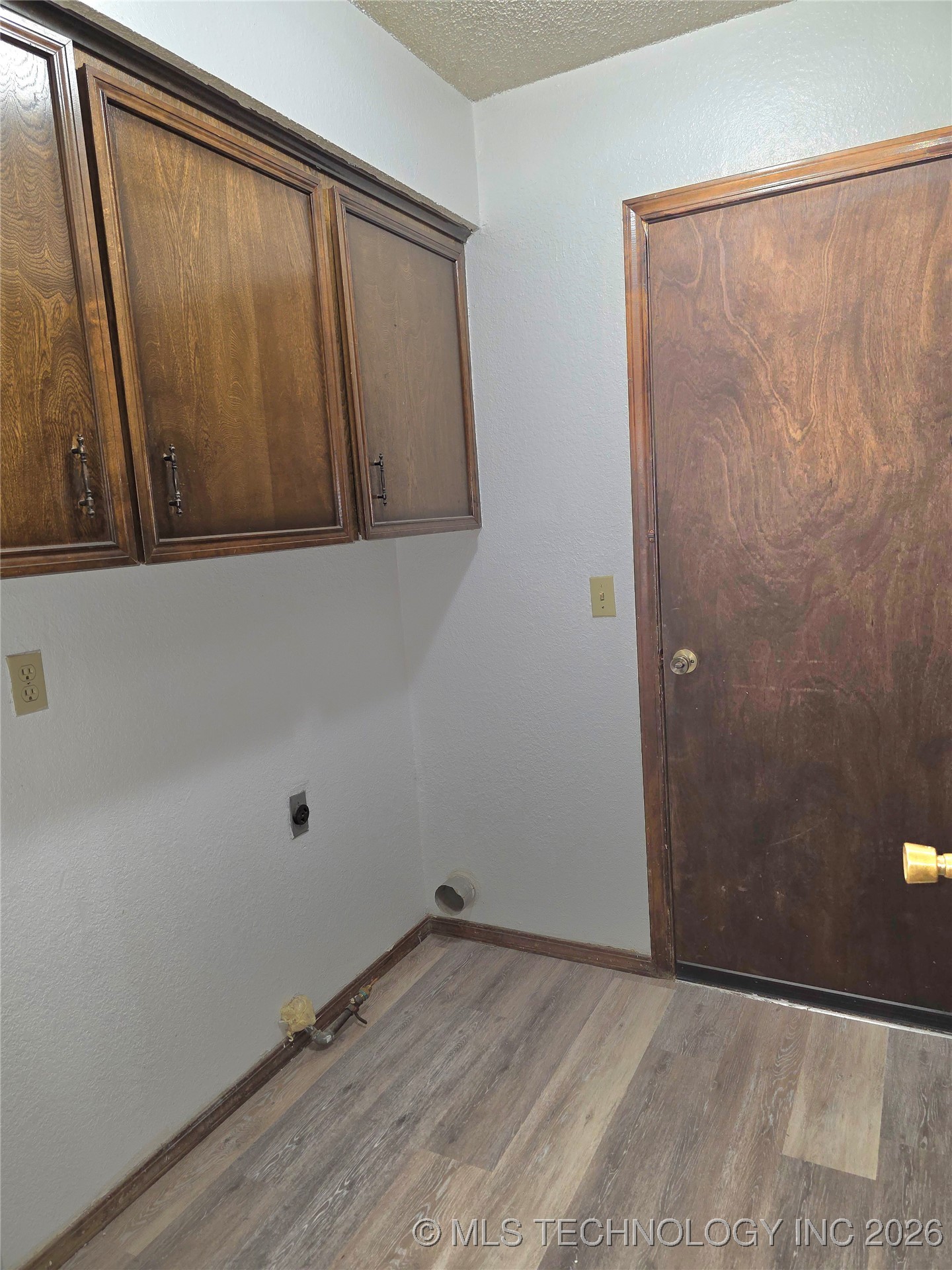 7415 S Elm Avenue Property Photo 19