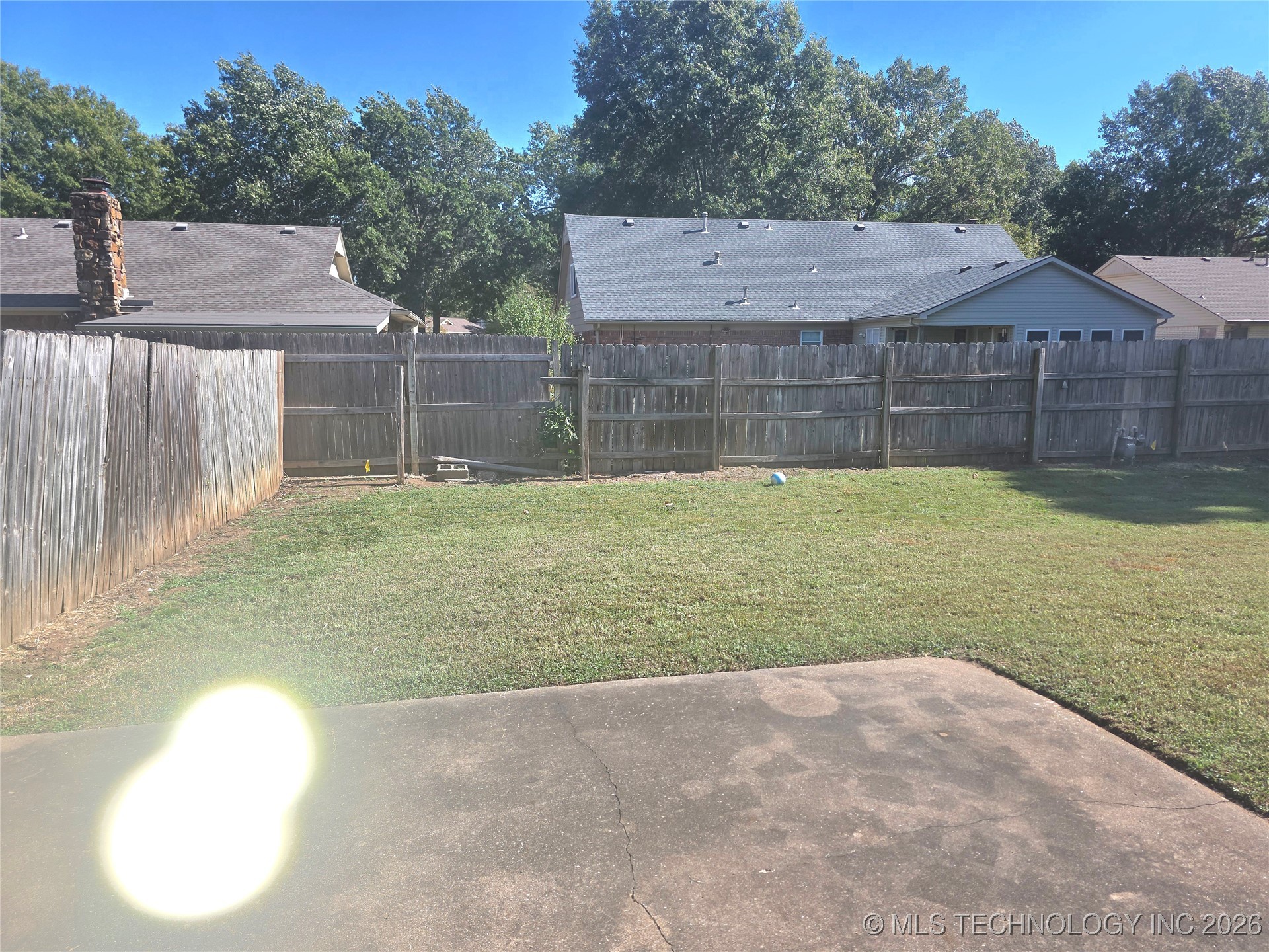 7415 S Elm Avenue Property Photo 20