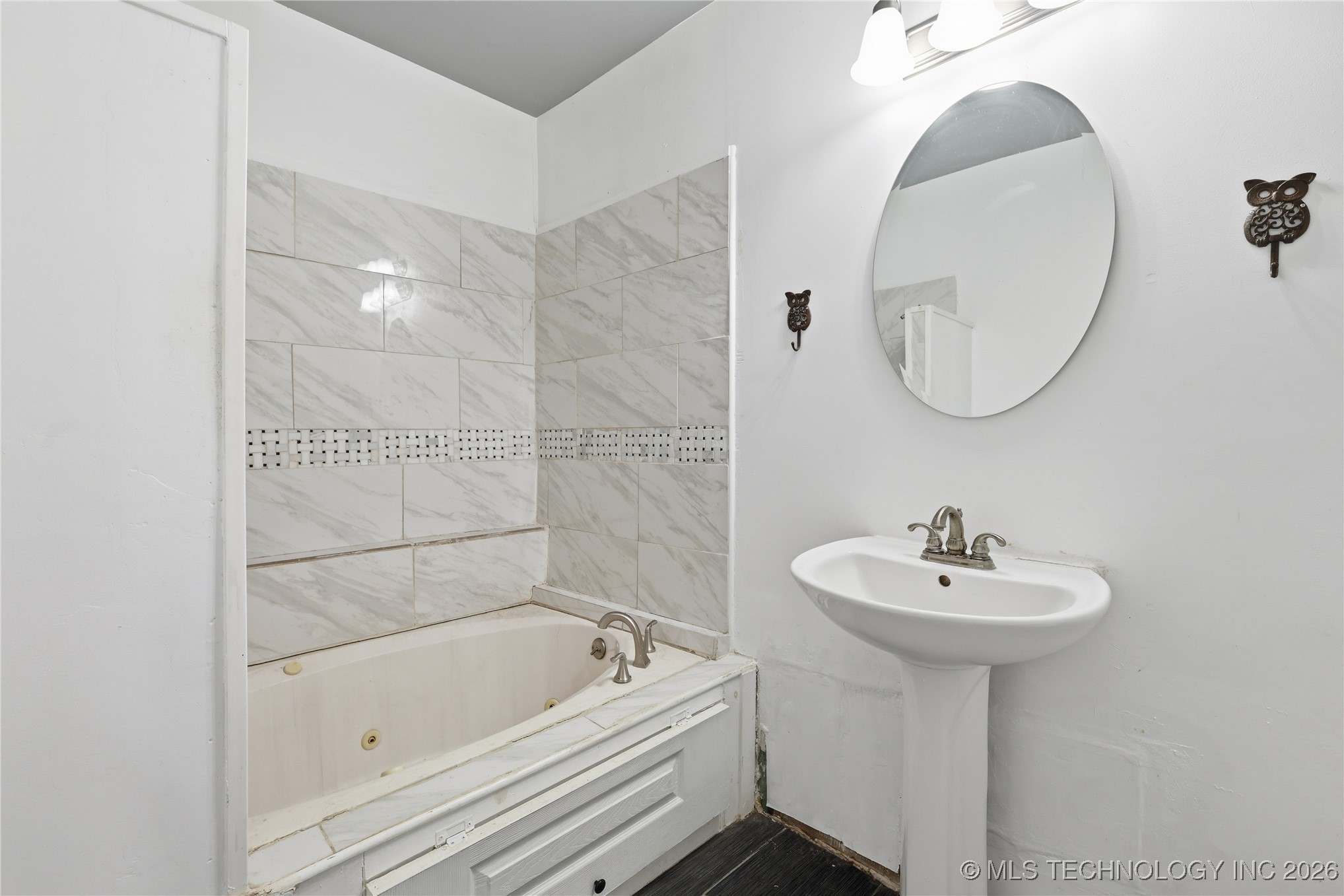 1406 W Admiral Boulevard Property Photo 8