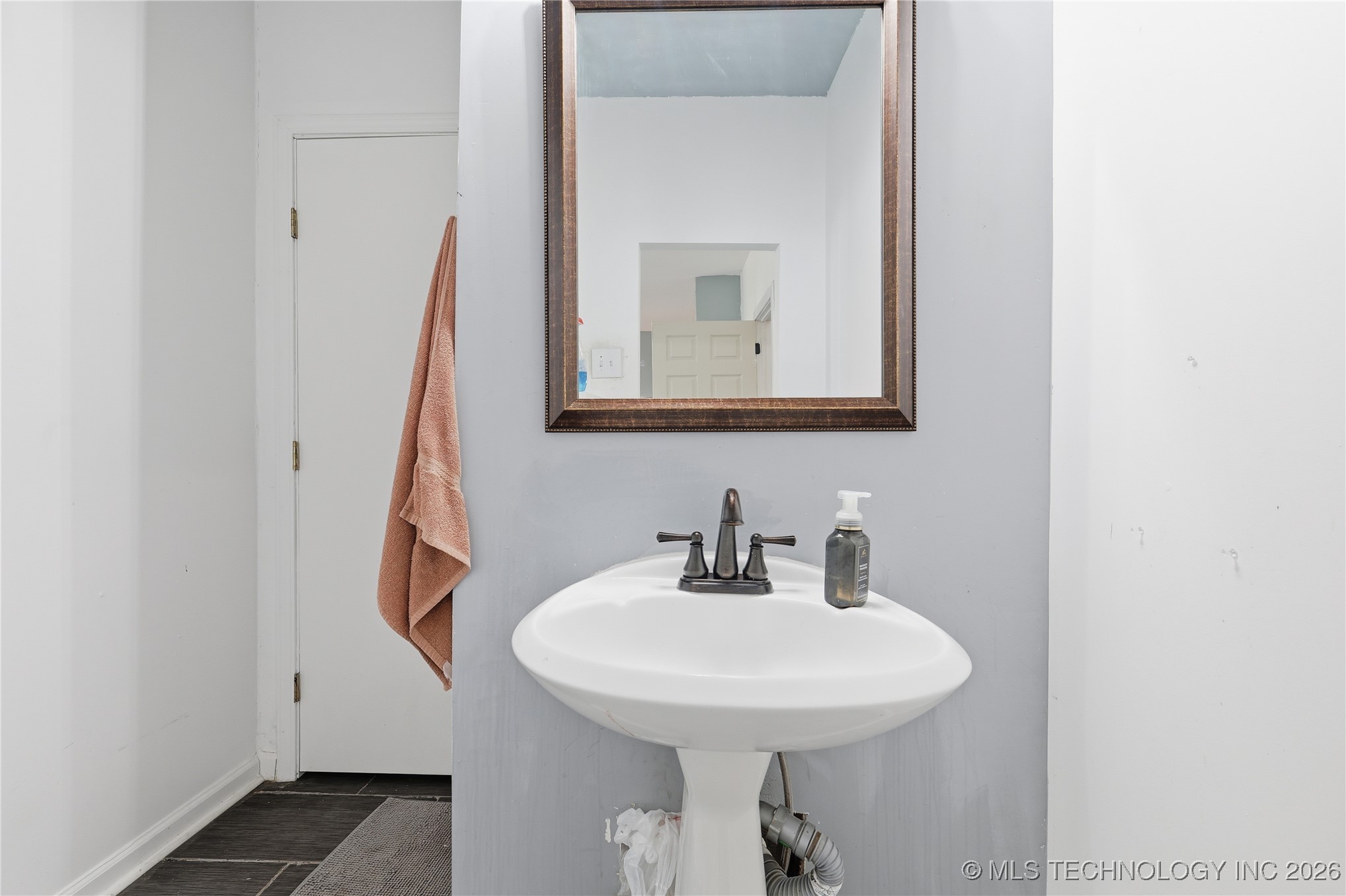 1406 W Admiral Boulevard Property Photo 10