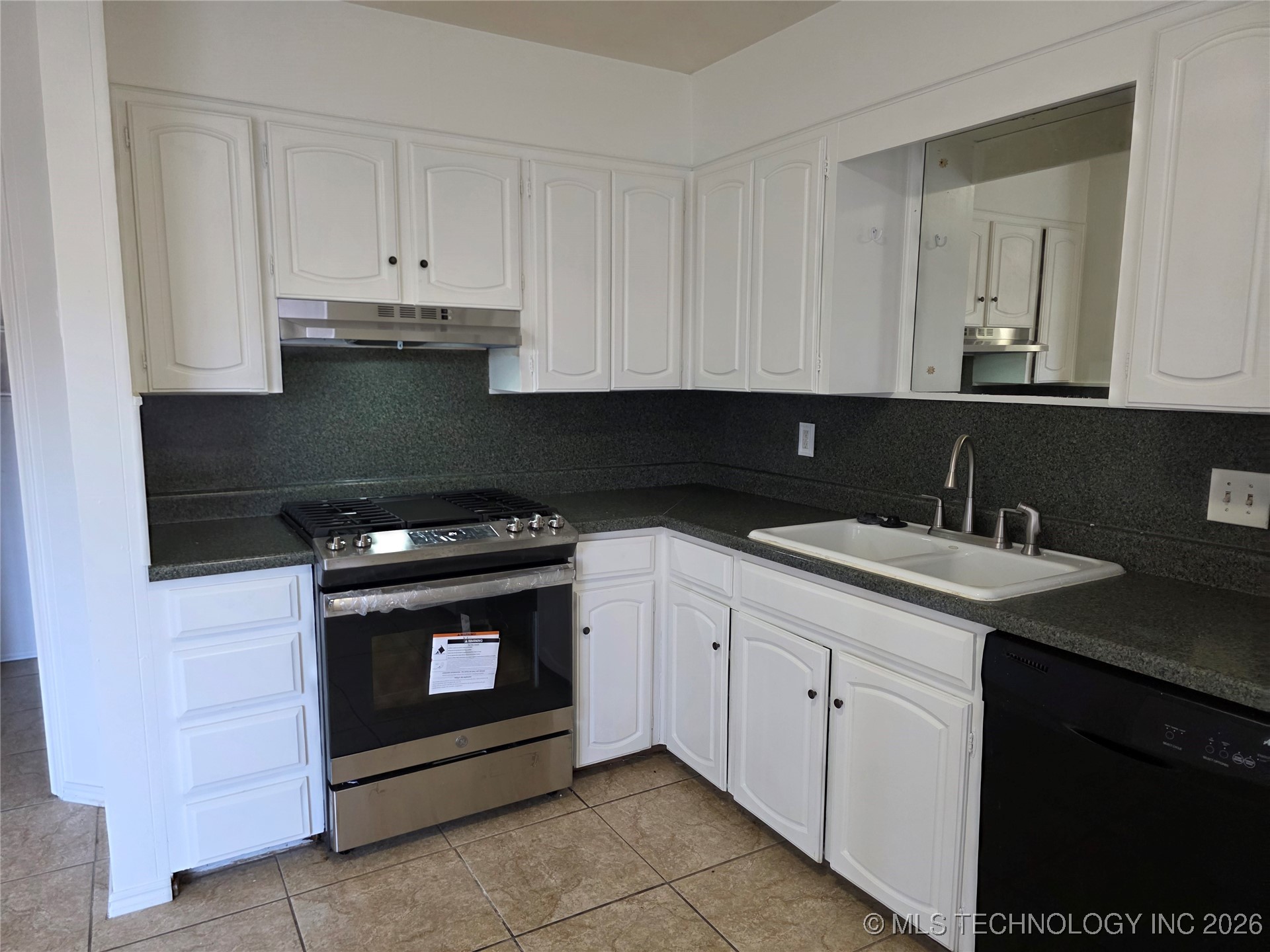 3329 E 47th Place Property Photo 11