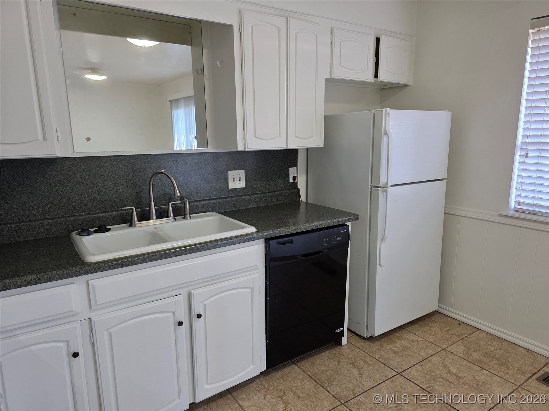 3329 E 47th Place Property Photo 12