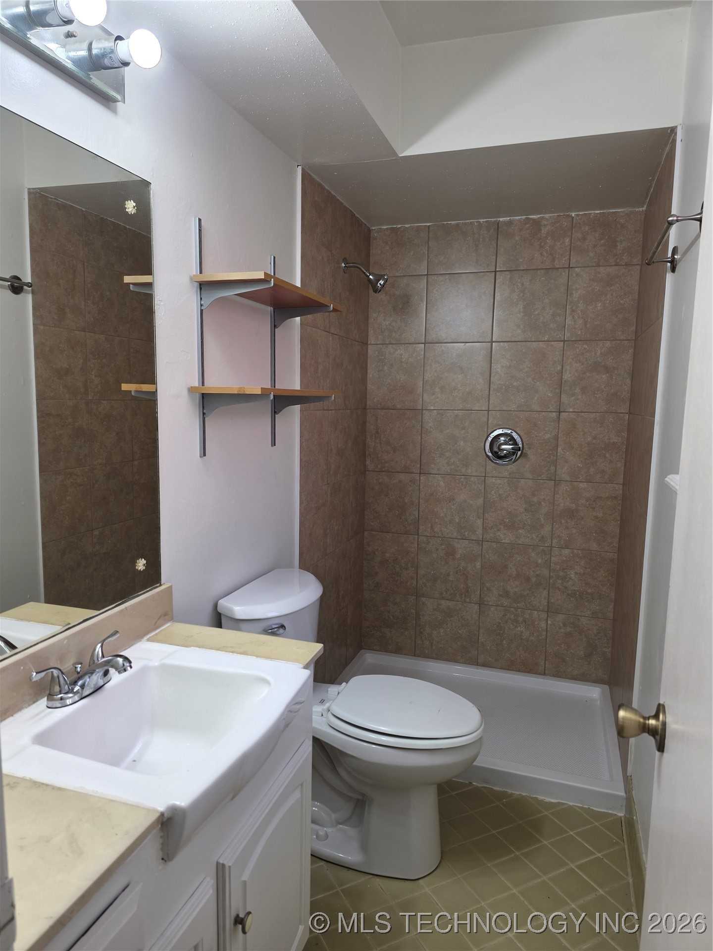 3329 E 47th Place Property Photo 16