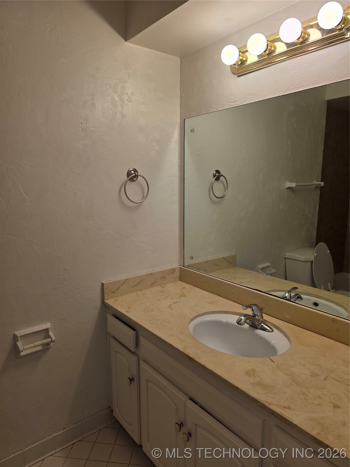 3329 E 47th Place Property Photo 18