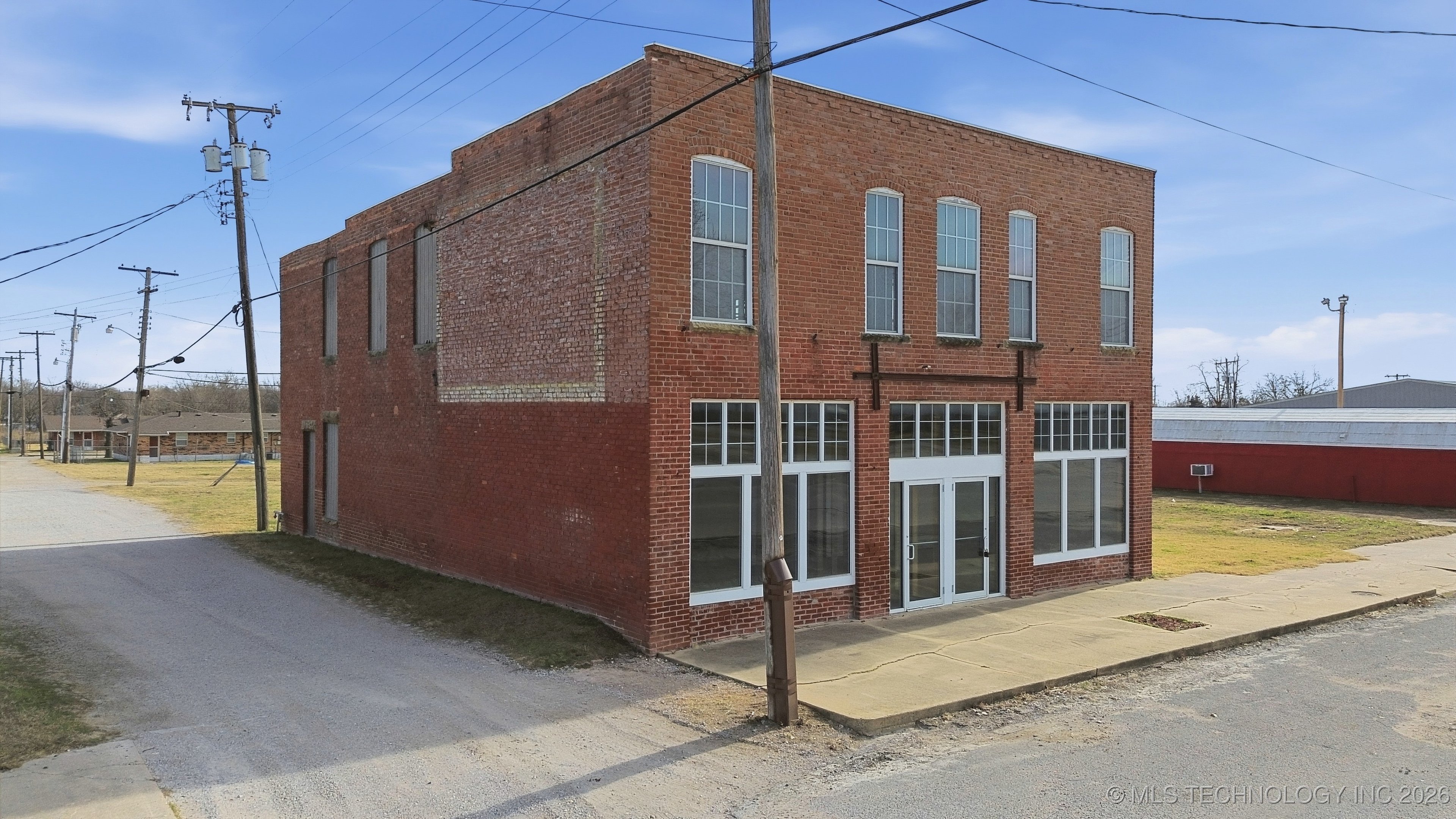 210 N Broadway Street Property Photo 2