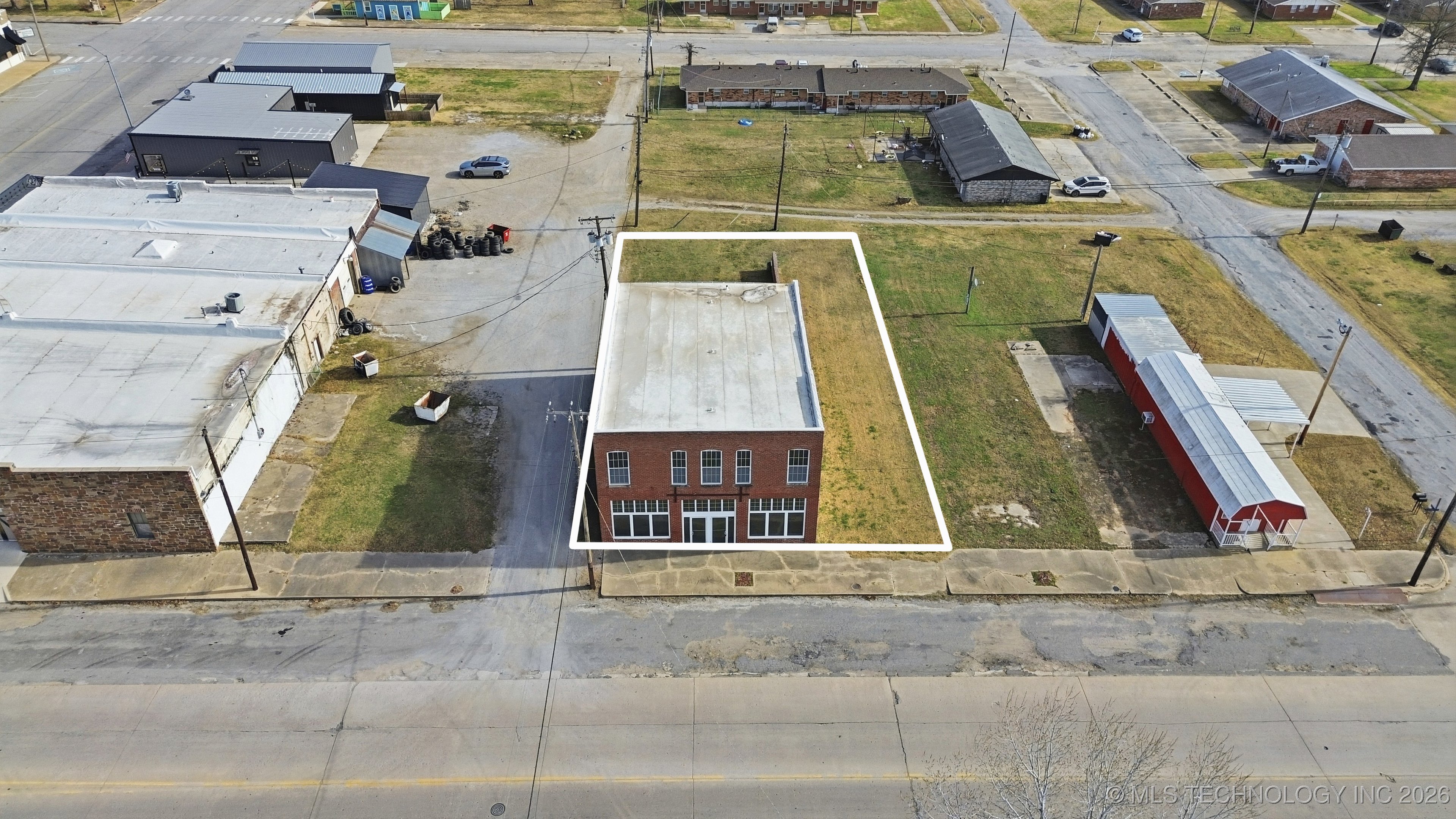 210 N Broadway Street Property Photo 5