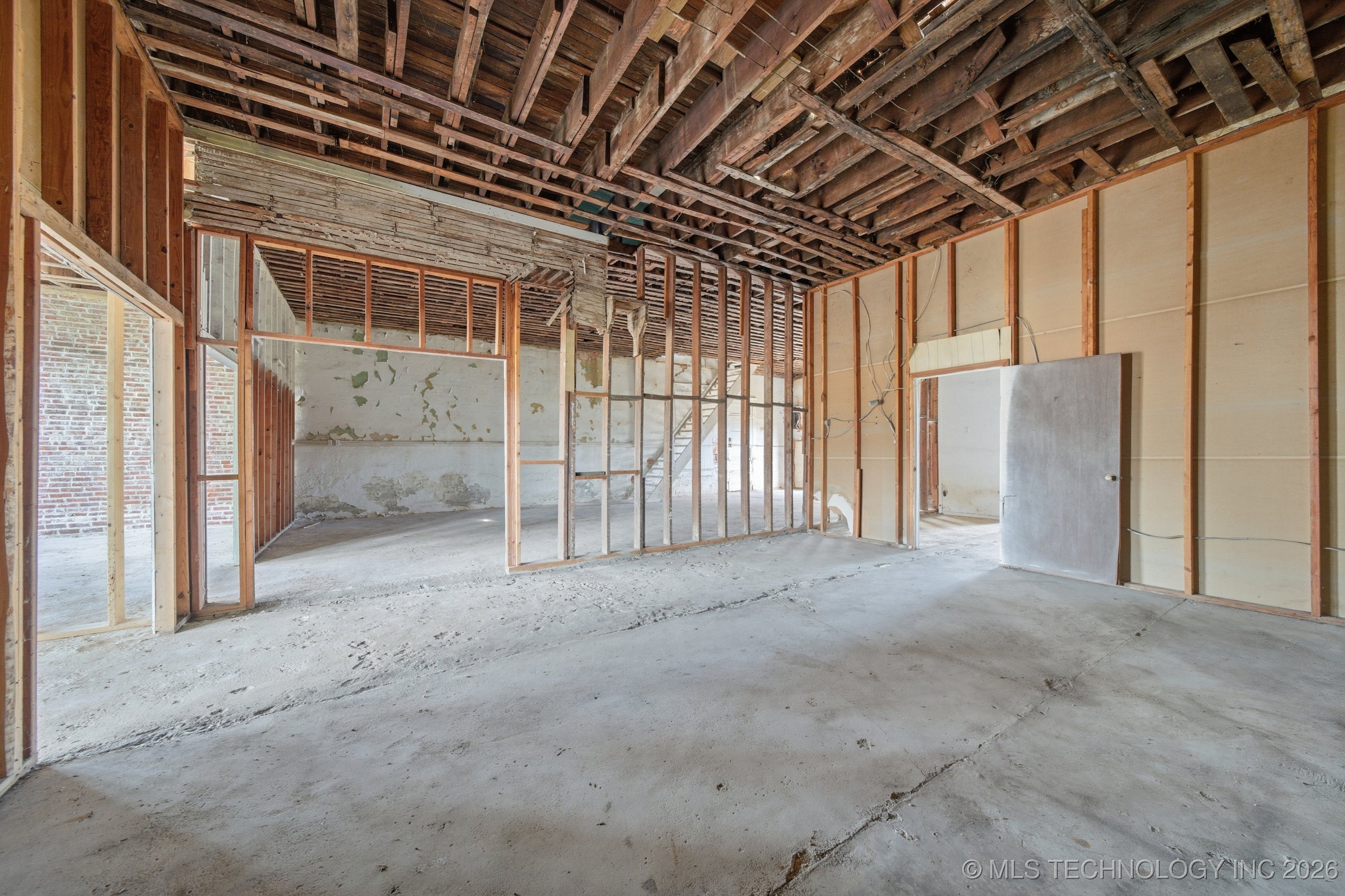 210 N Broadway Street Property Photo 11