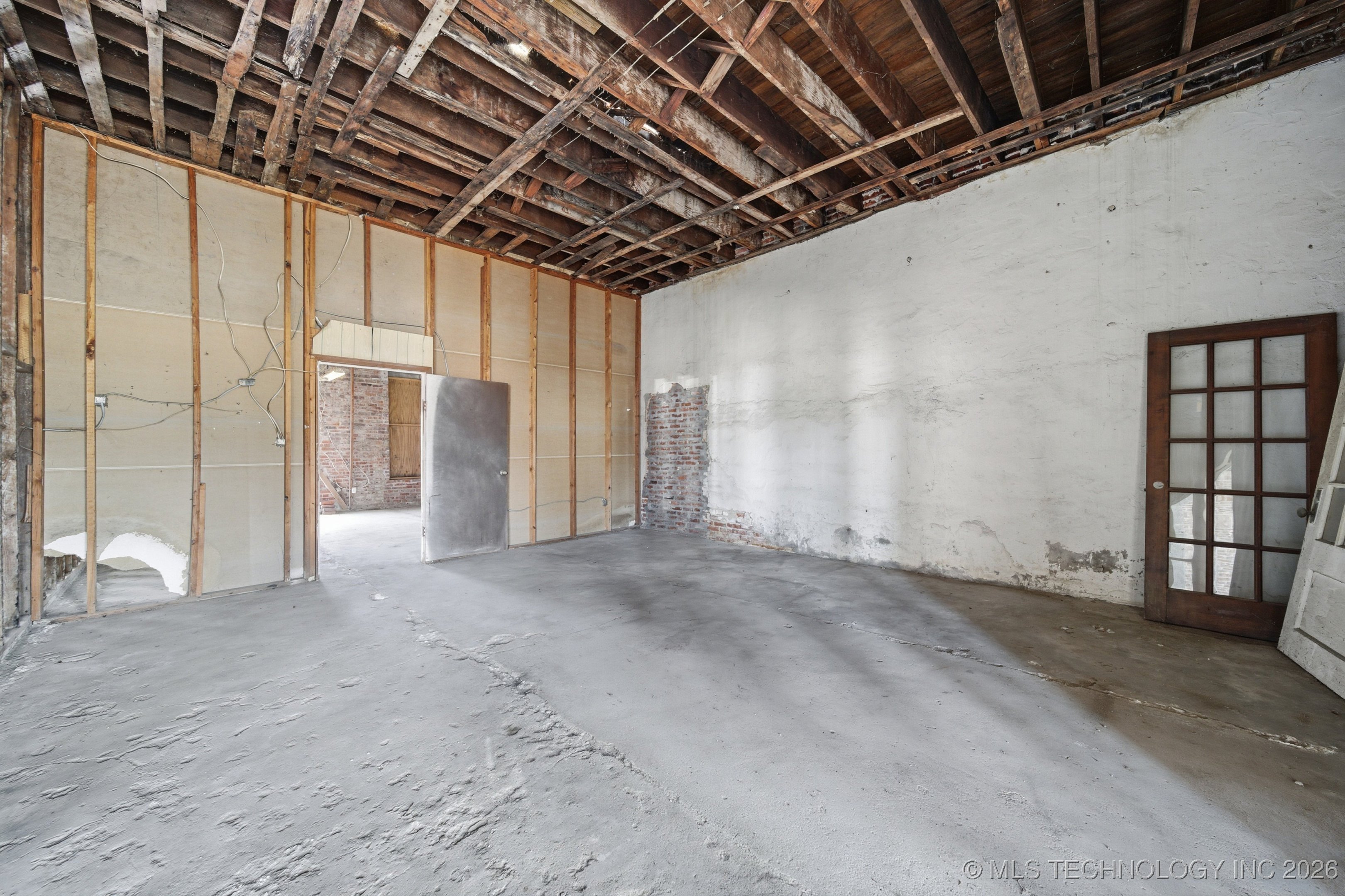 210 N Broadway Street Property Photo 13