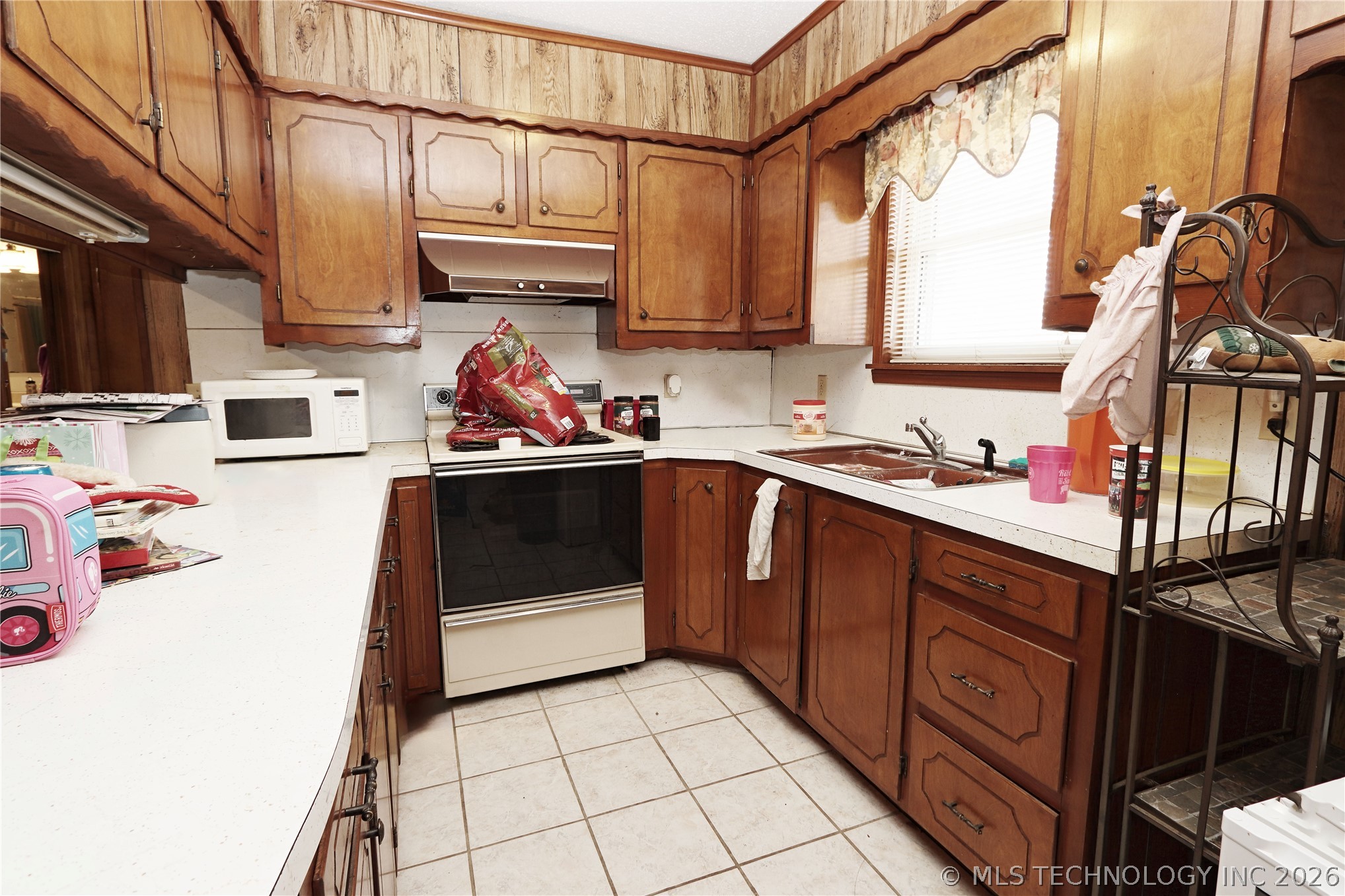 7595 E 19th Street S Property Photo 9