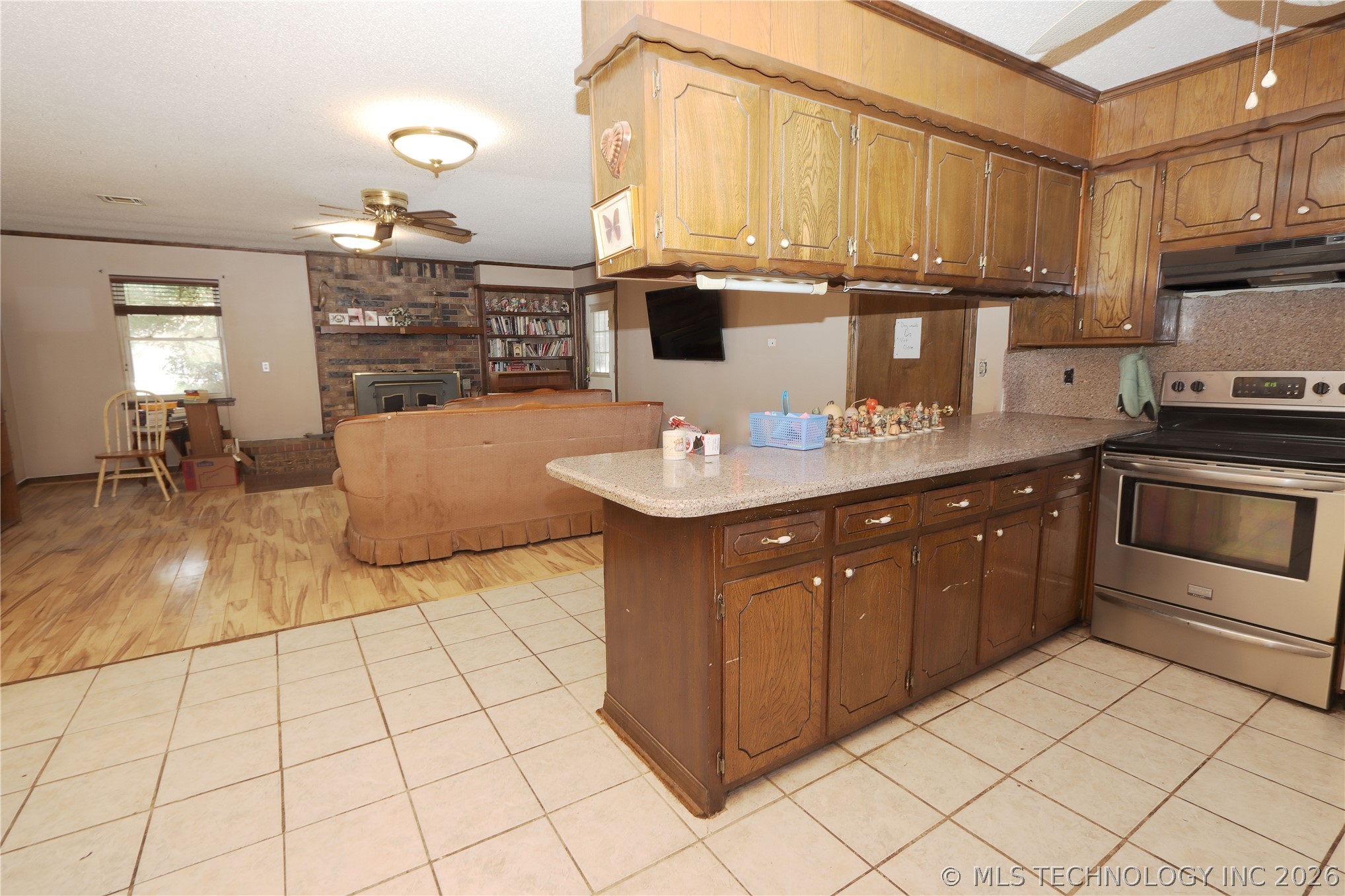 7595 E 19th Street S Property Photo 10