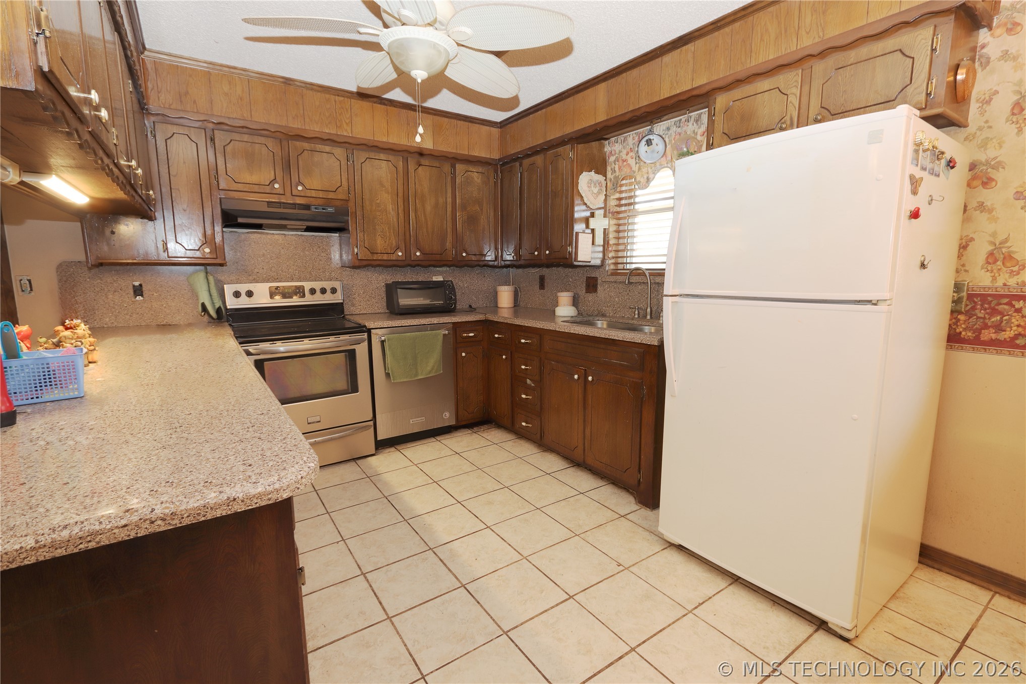 7595 E 19th Street S Property Photo 11