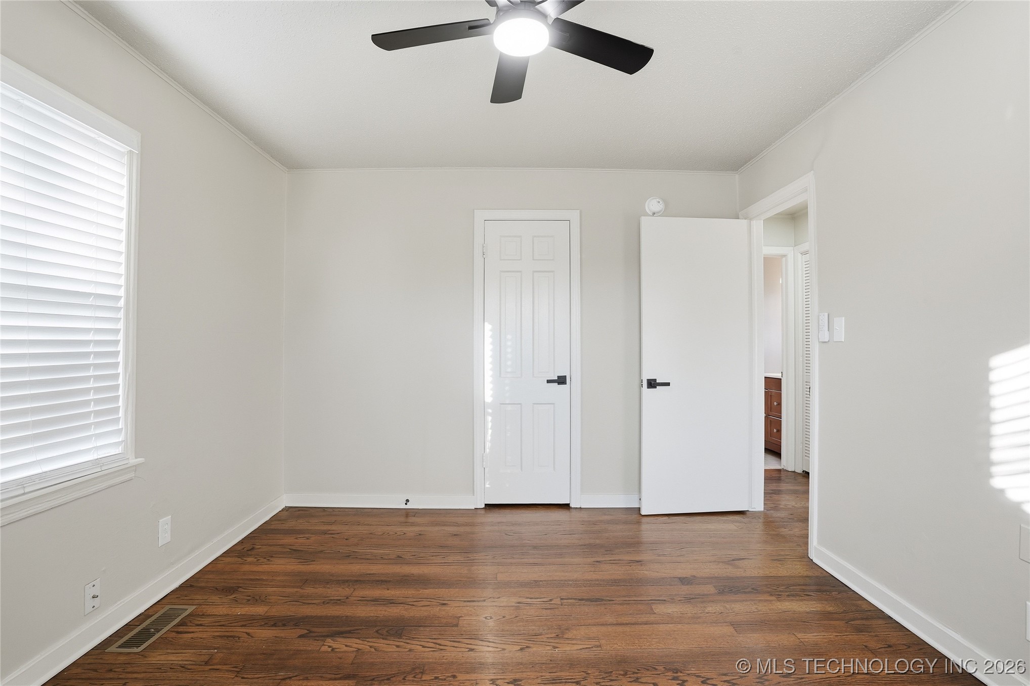 232 S 69th East Avenue Property Photo 13