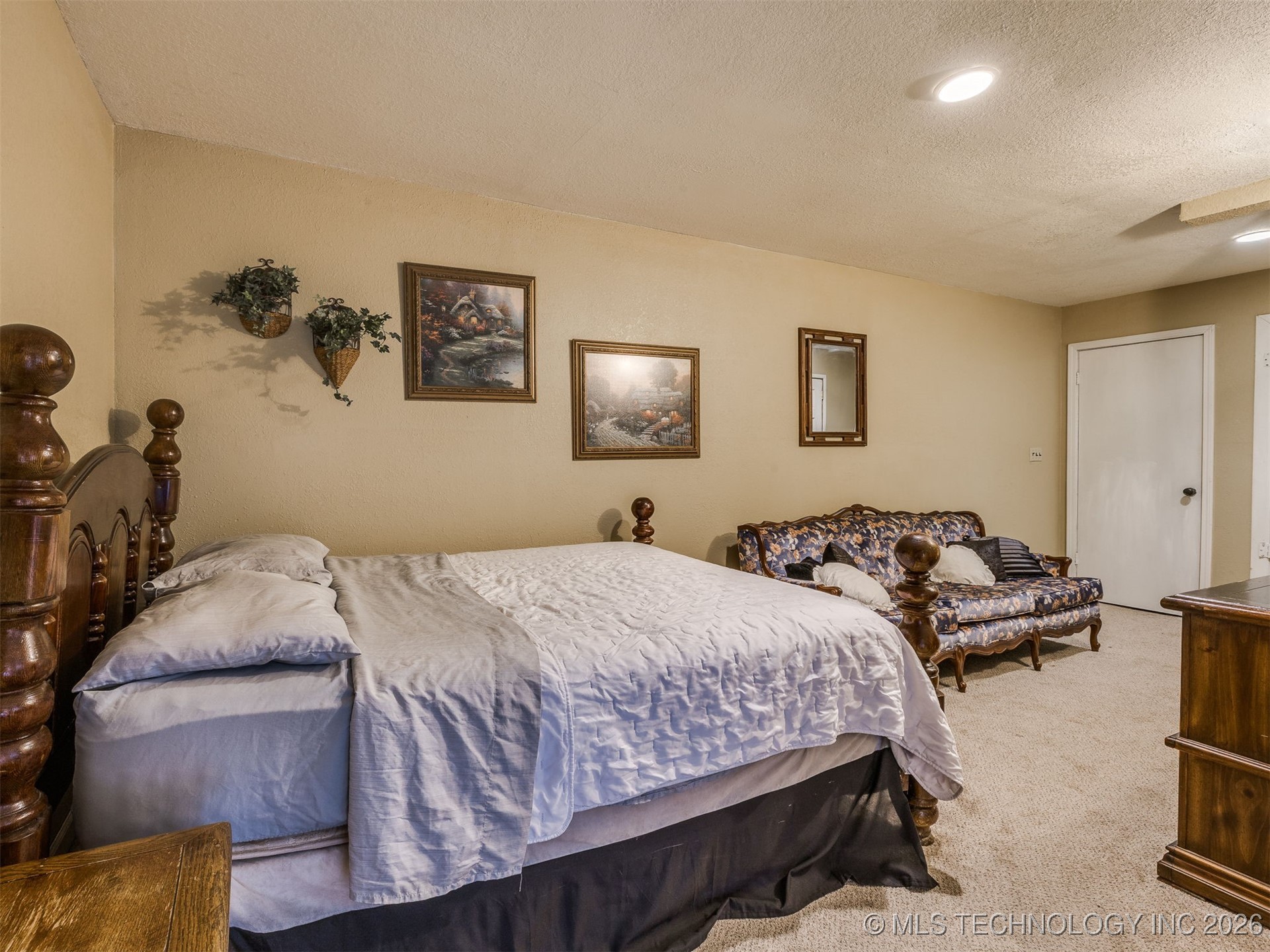 2 W Diamond Head Drive Property Photo 6