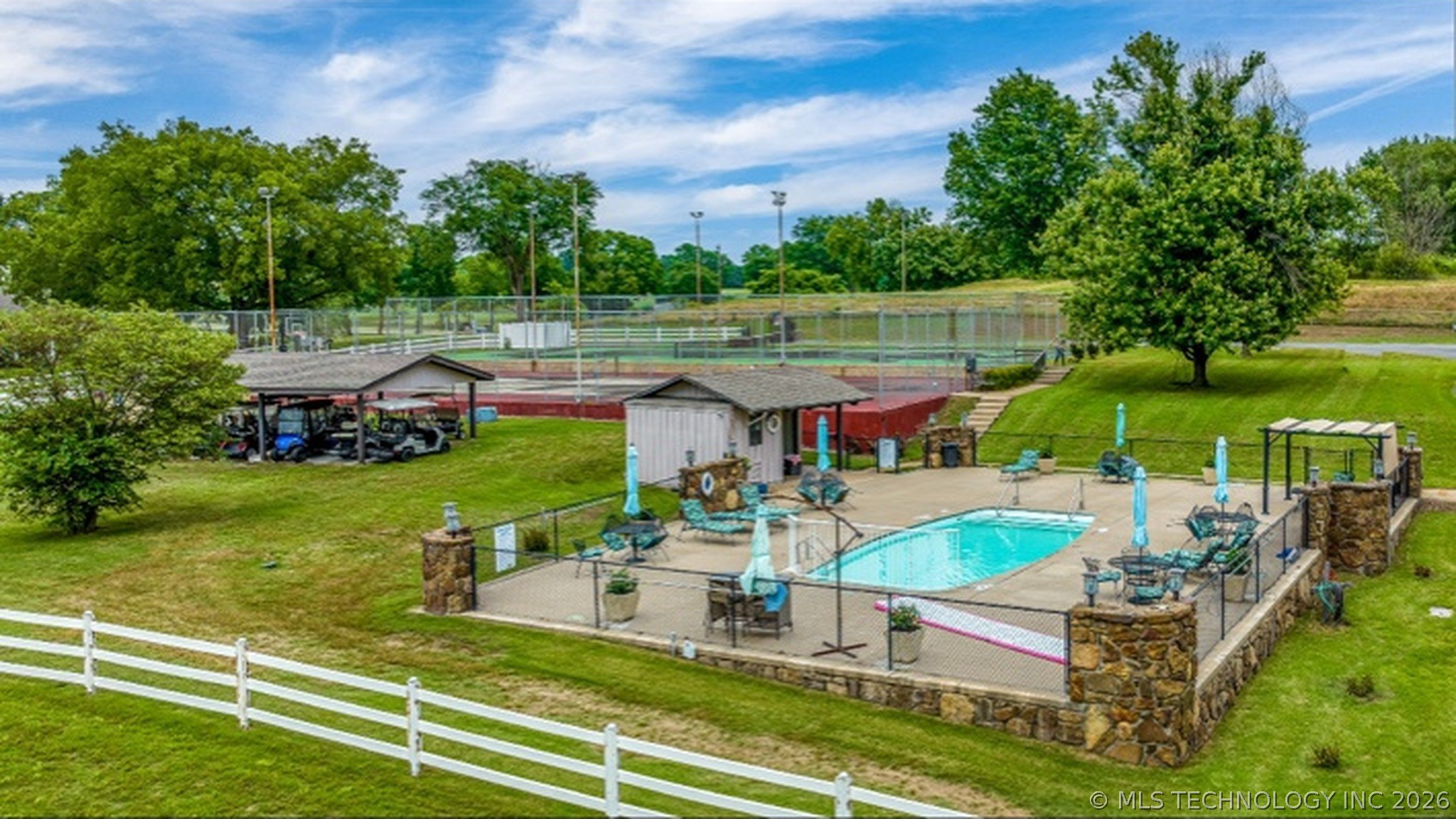 56701 E 310 Road 724 Property Photo 2