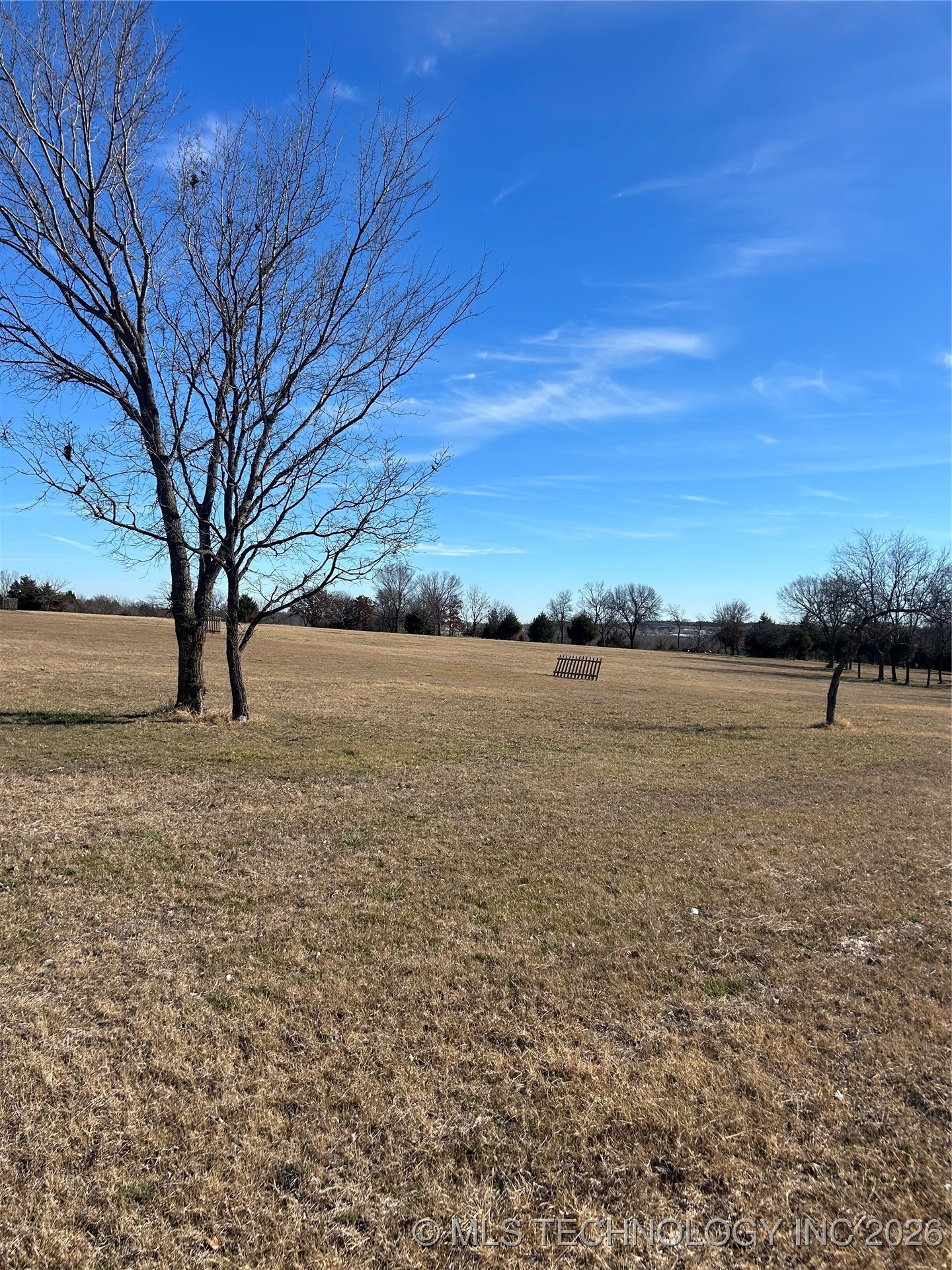 05 W 43rd Street N Property Photo 2