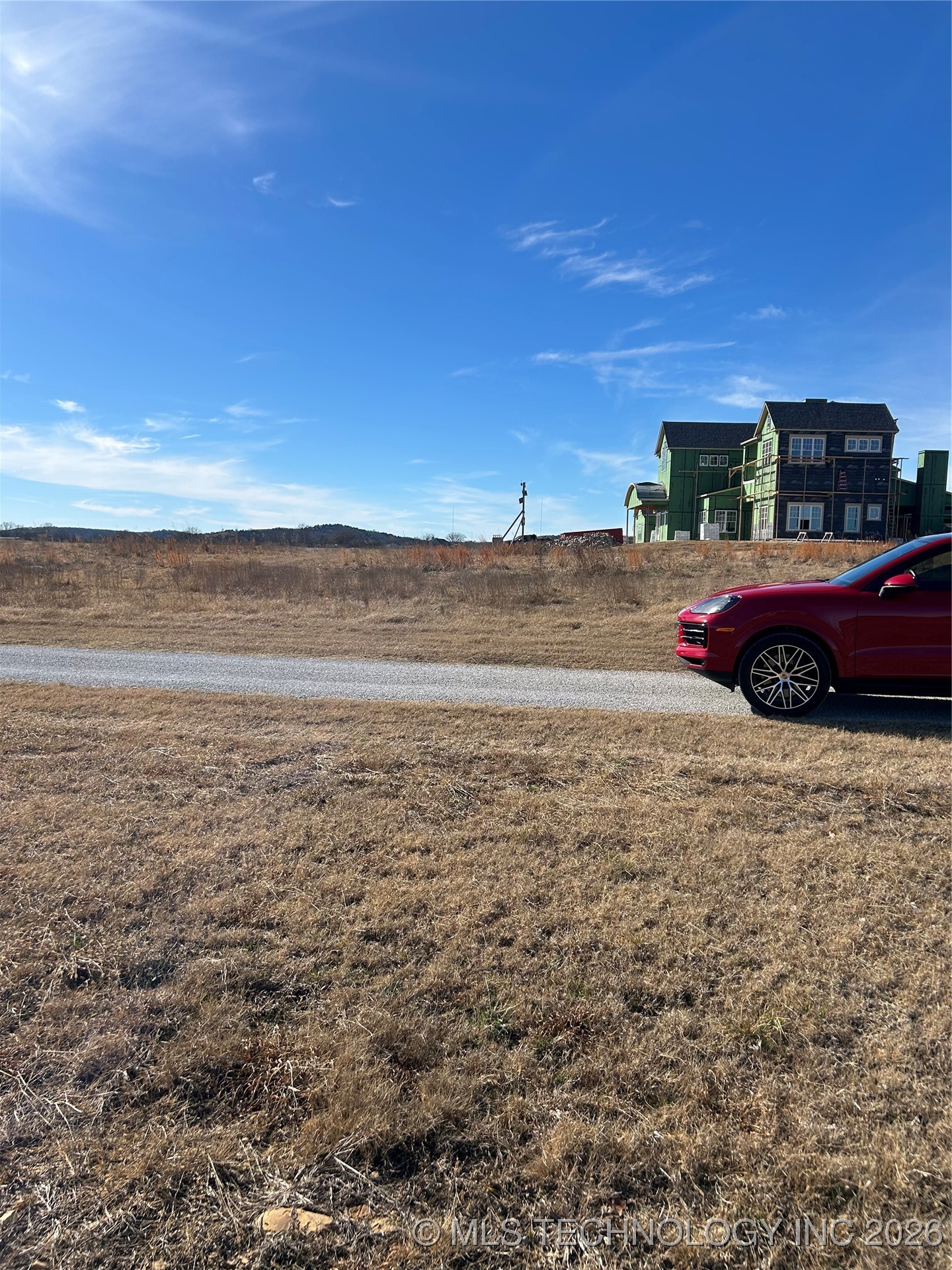 05 W 43rd Street N Property Photo 4