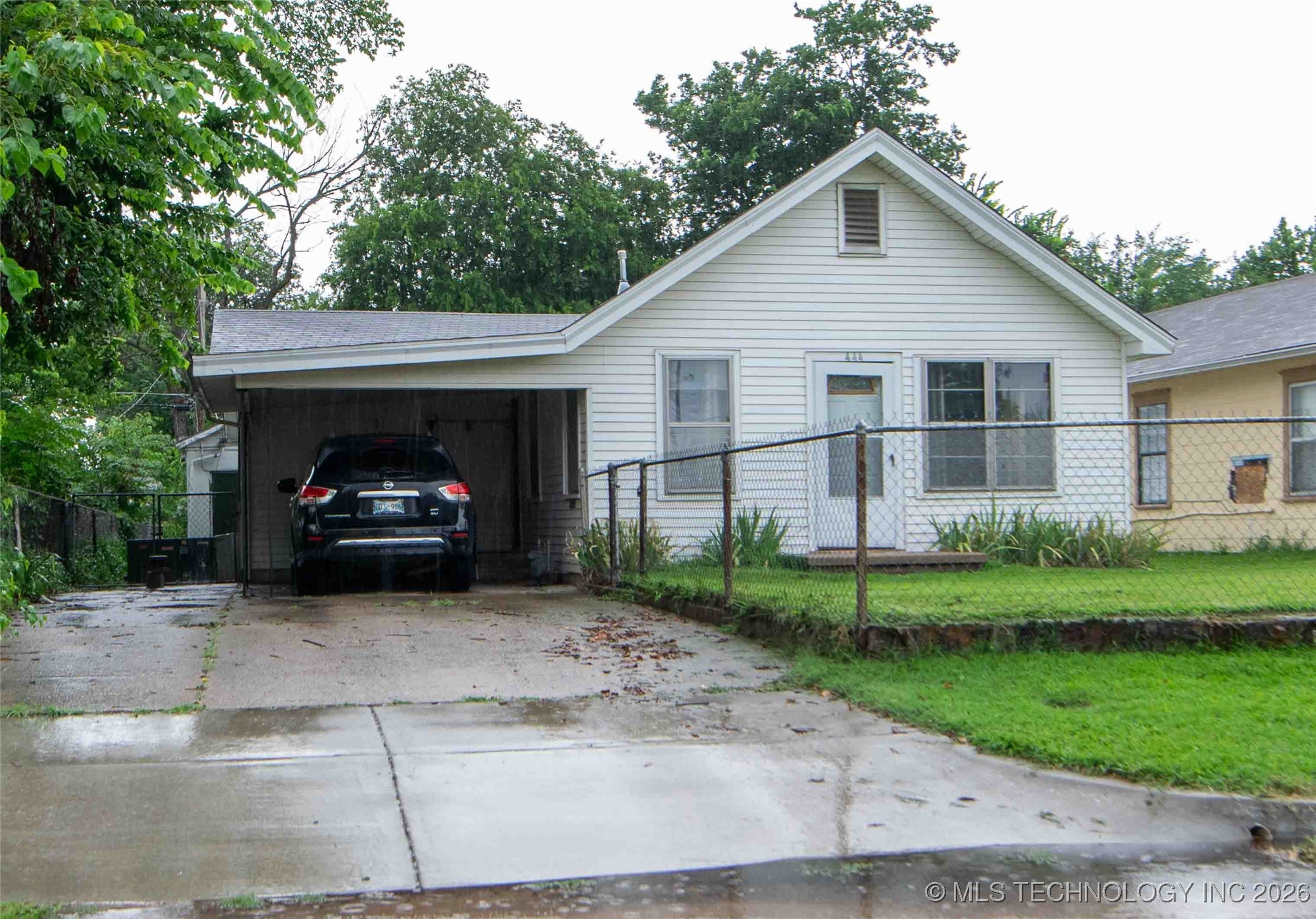 444 S 43rd West Avenue Property Photo 2