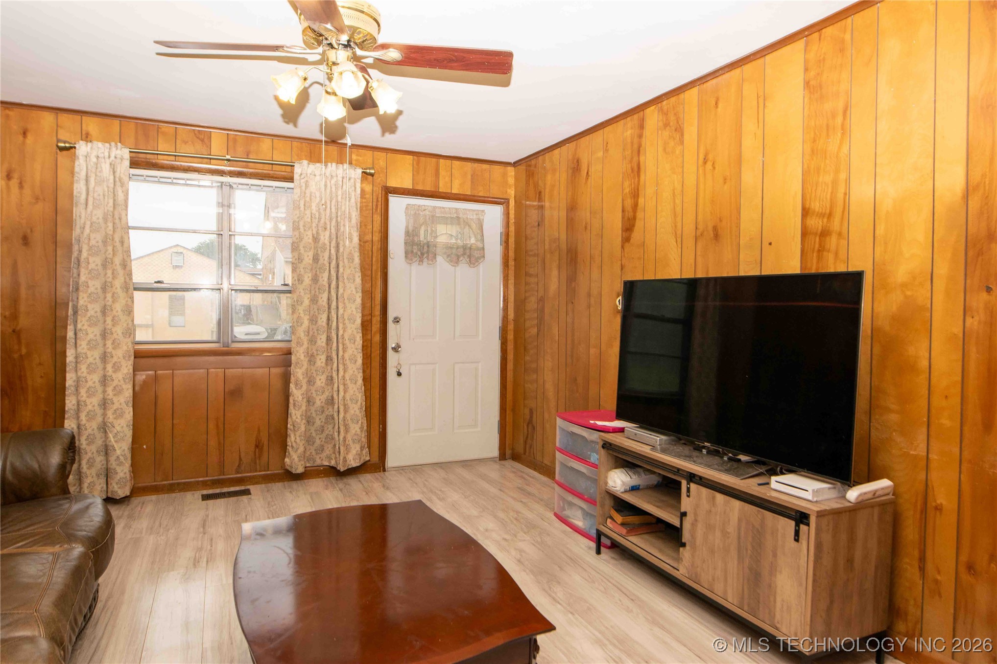 444 S 43rd West Avenue Property Photo 3