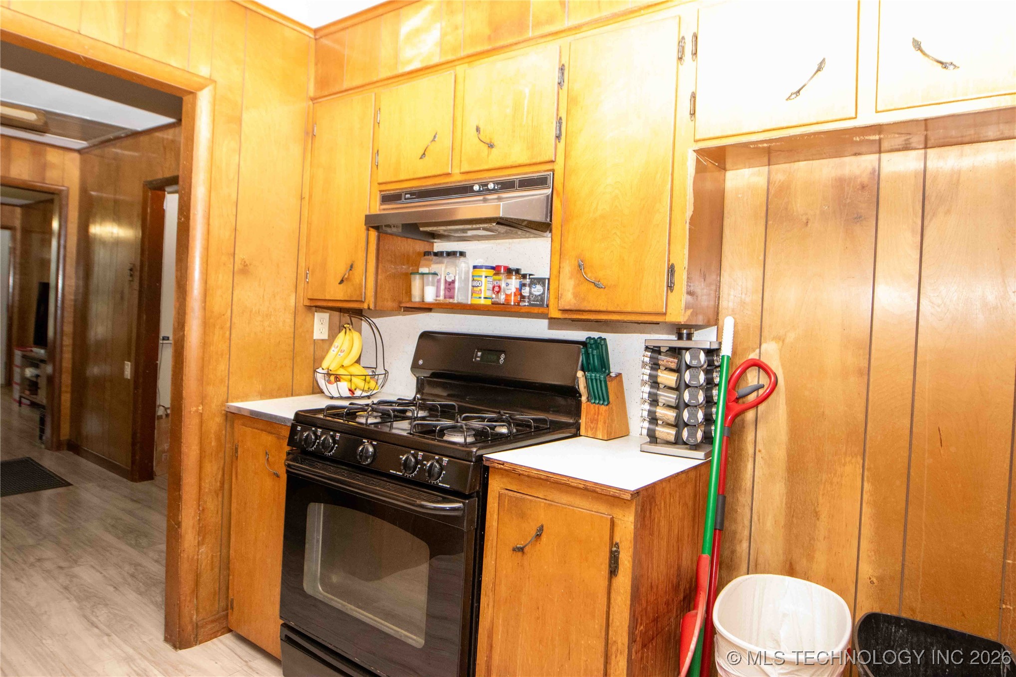 444 S 43rd West Avenue Property Photo 9