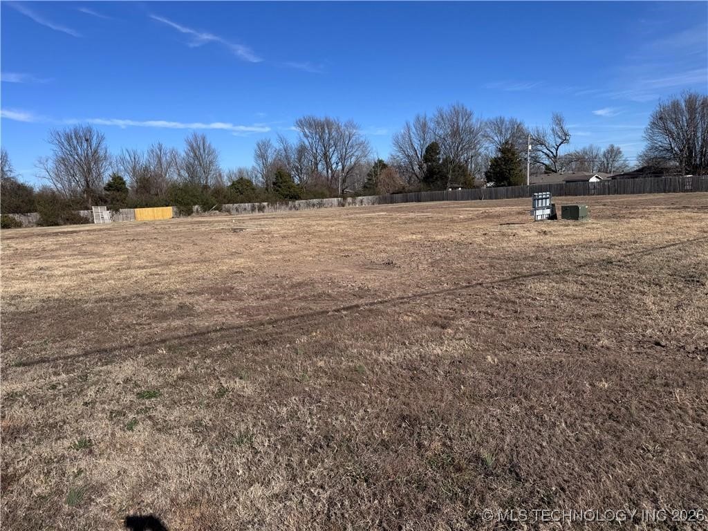 E Kenwood Property Photo 5