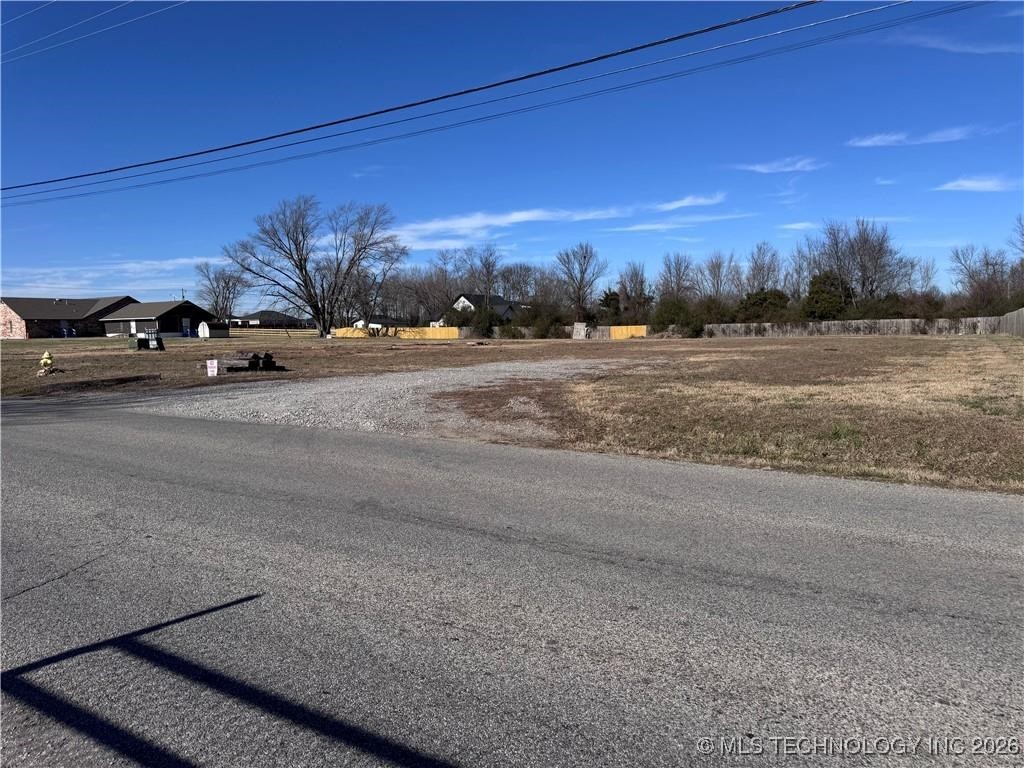 E Kenwood Property Photo 6