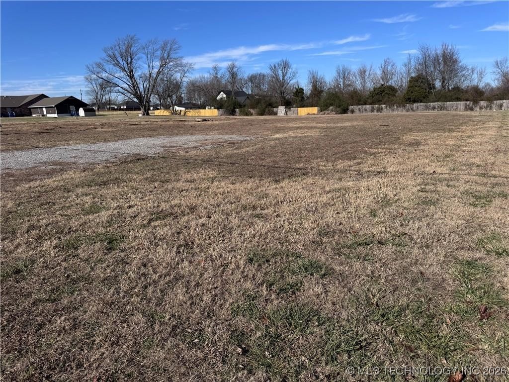 E Kenwood Property Photo 7