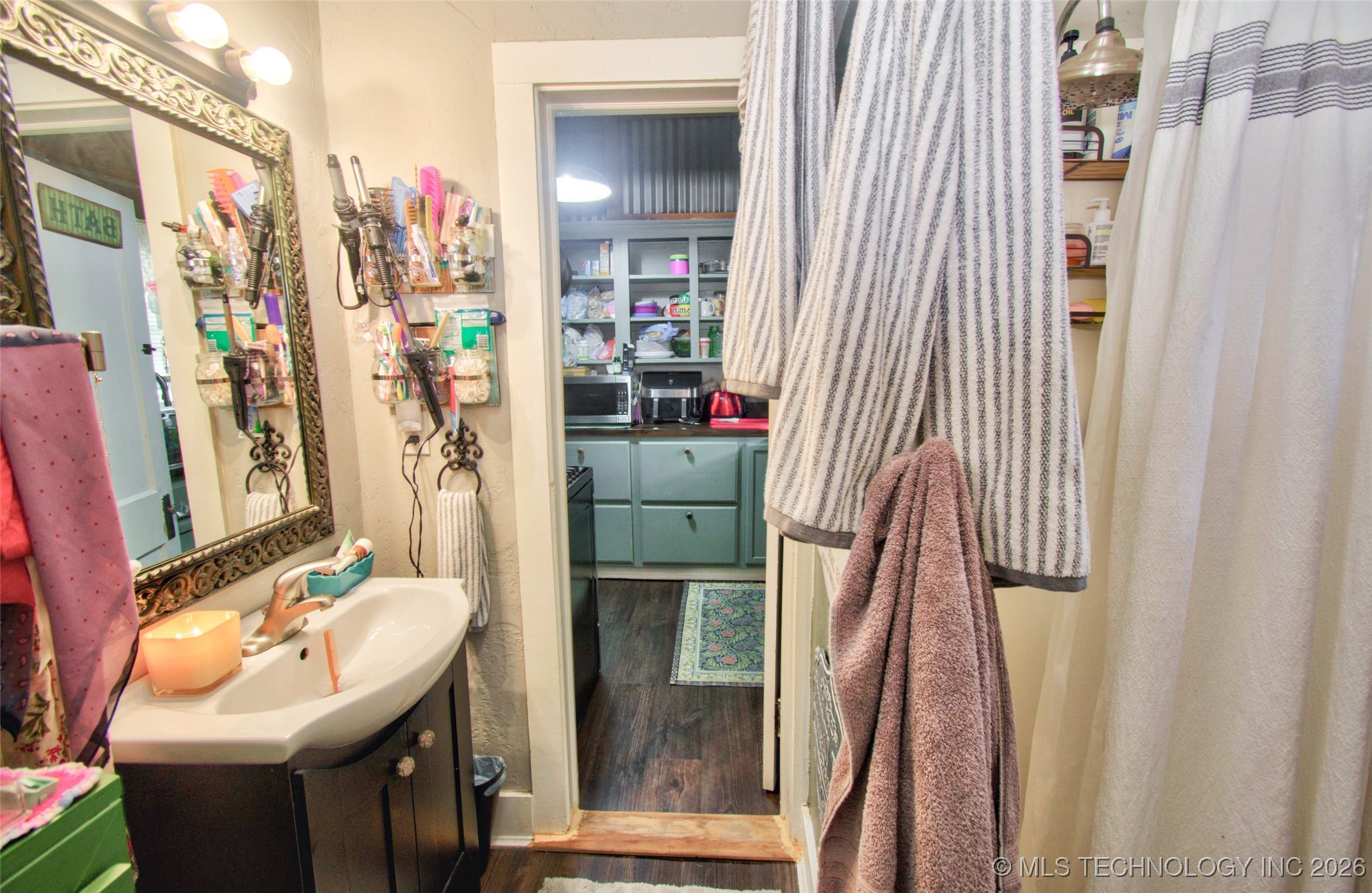 976 E Summit Street Property Photo 12