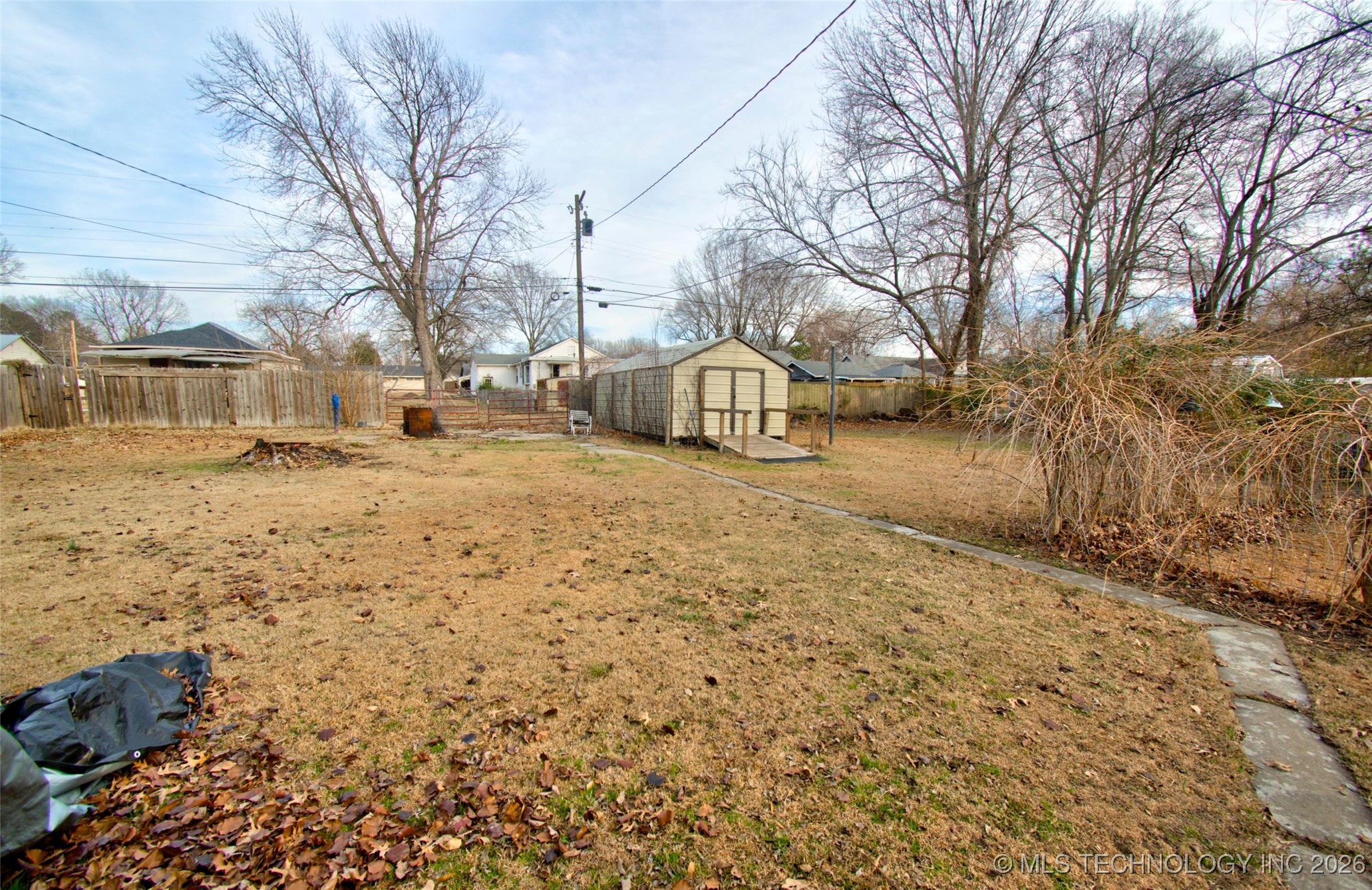 976 E Summit Street Property Photo 16