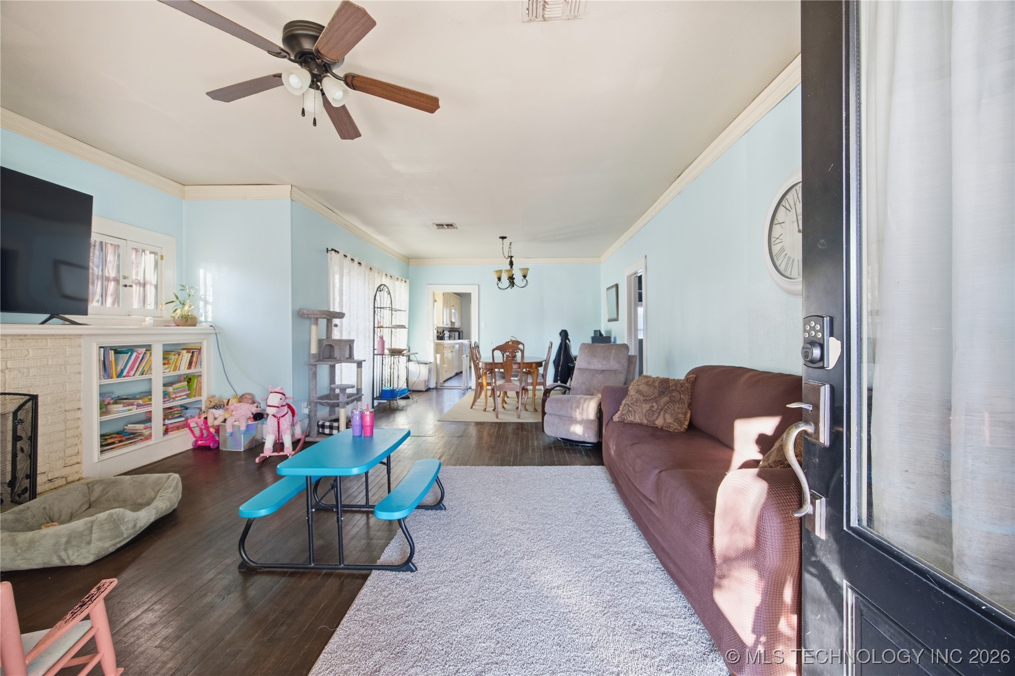 621 E Seminole Avenue Property Photo 4