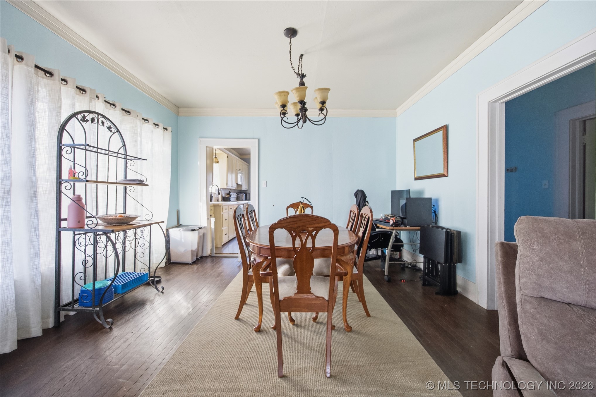 621 E Seminole Avenue Property Photo 8