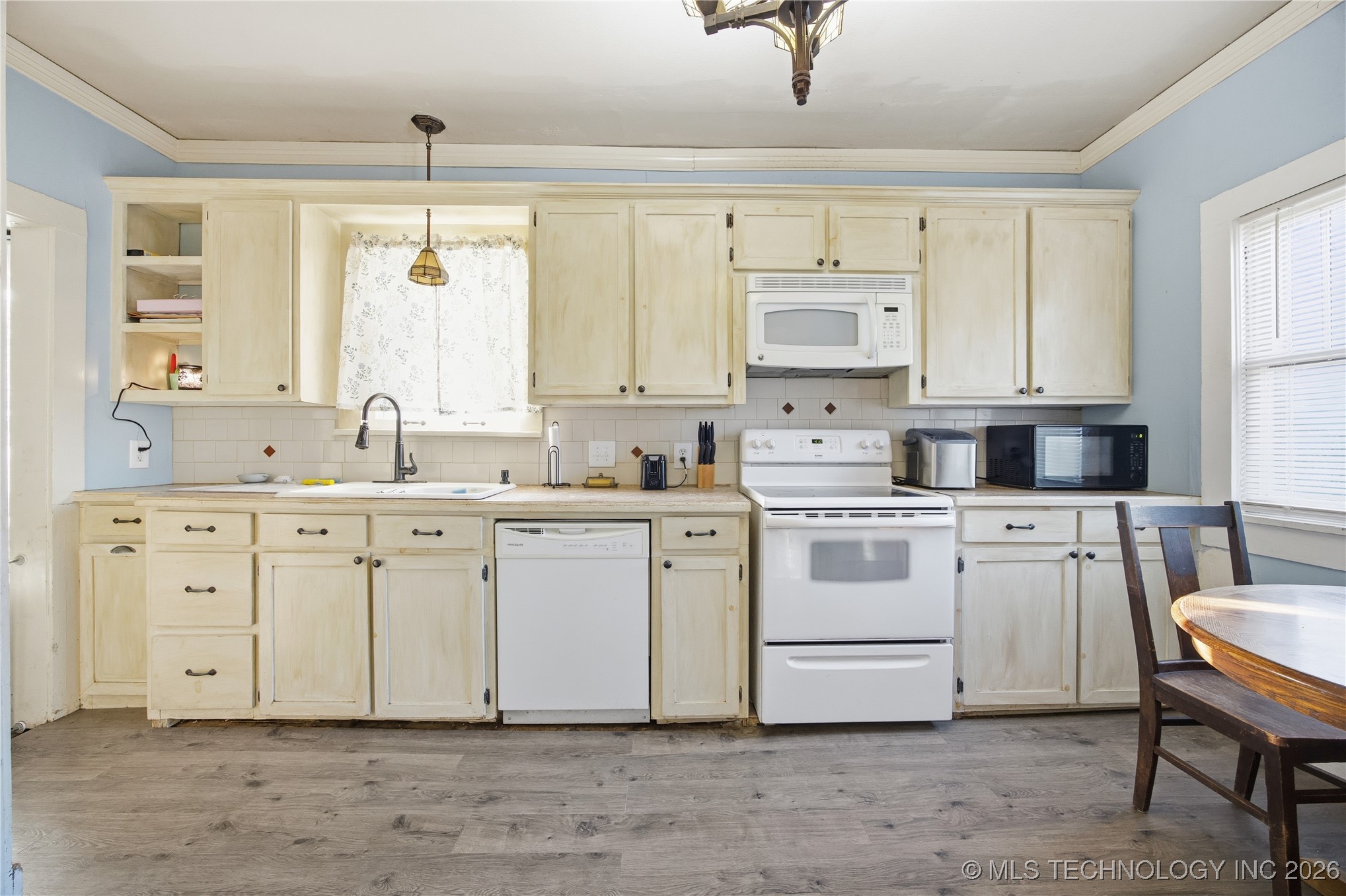 621 E Seminole Avenue Property Photo 12