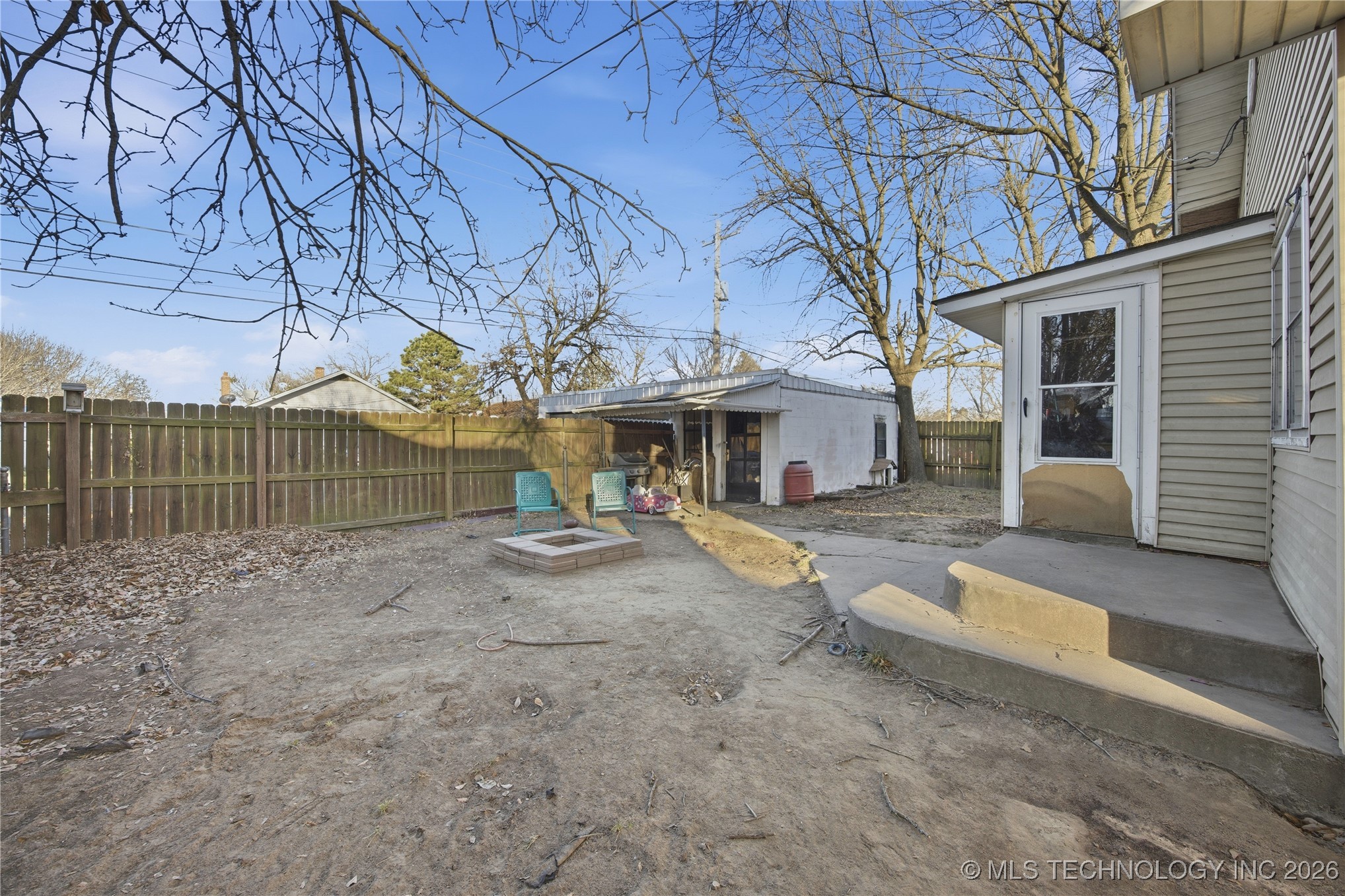 621 E Seminole Avenue Property Photo 22