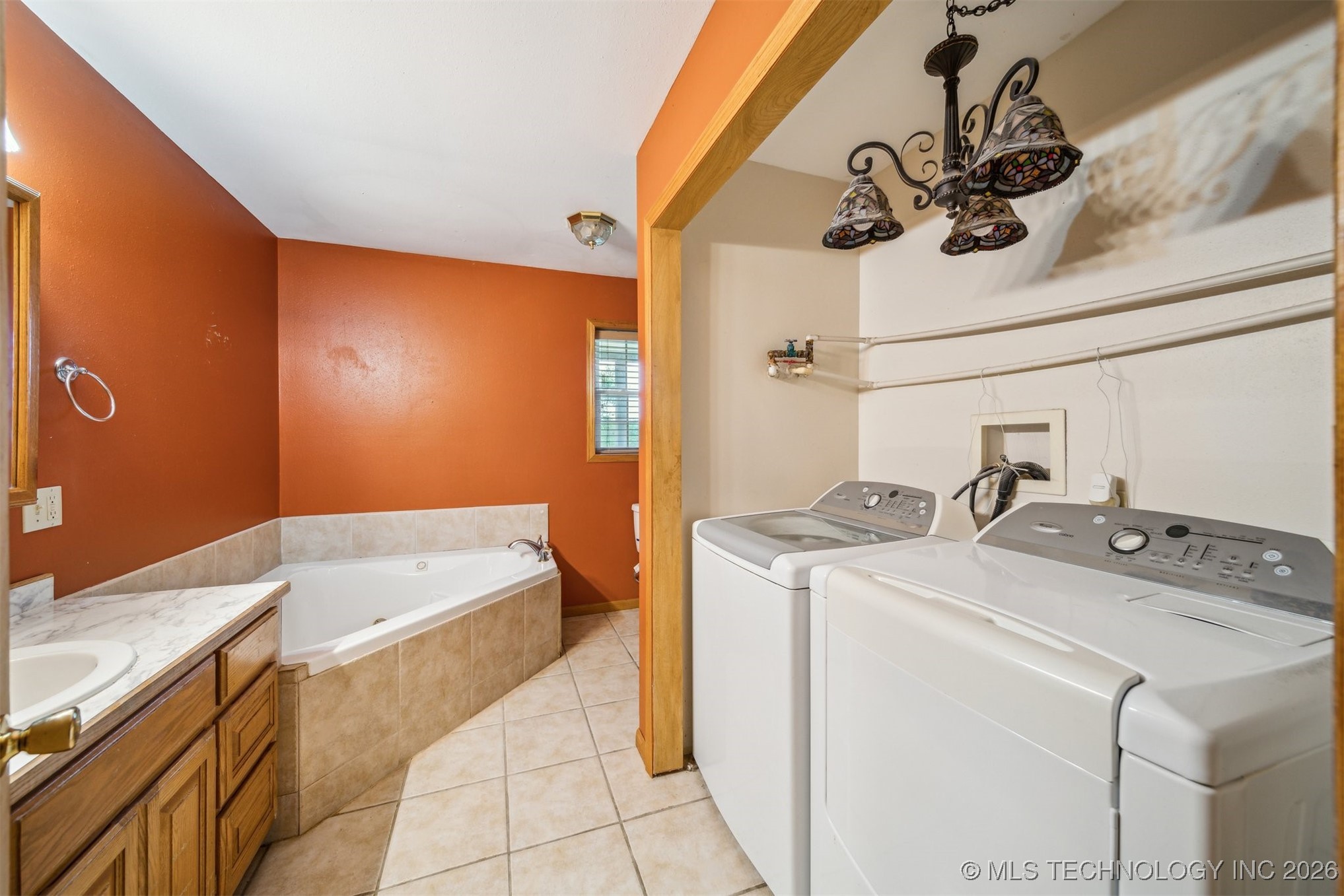 768 E Main Street Property Photo 14