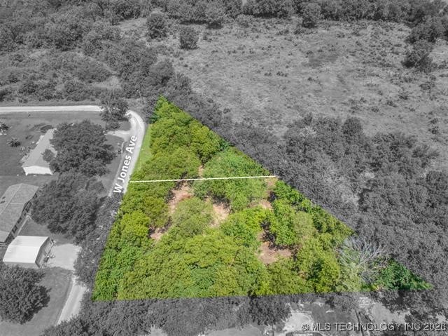 001 Jones Property Photo 9